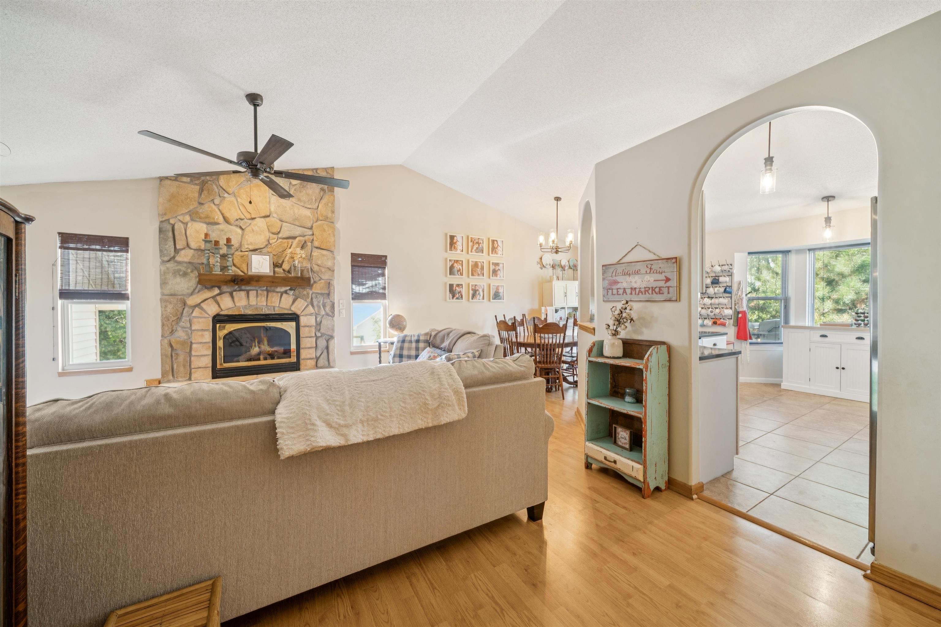 326 N Clay Cir