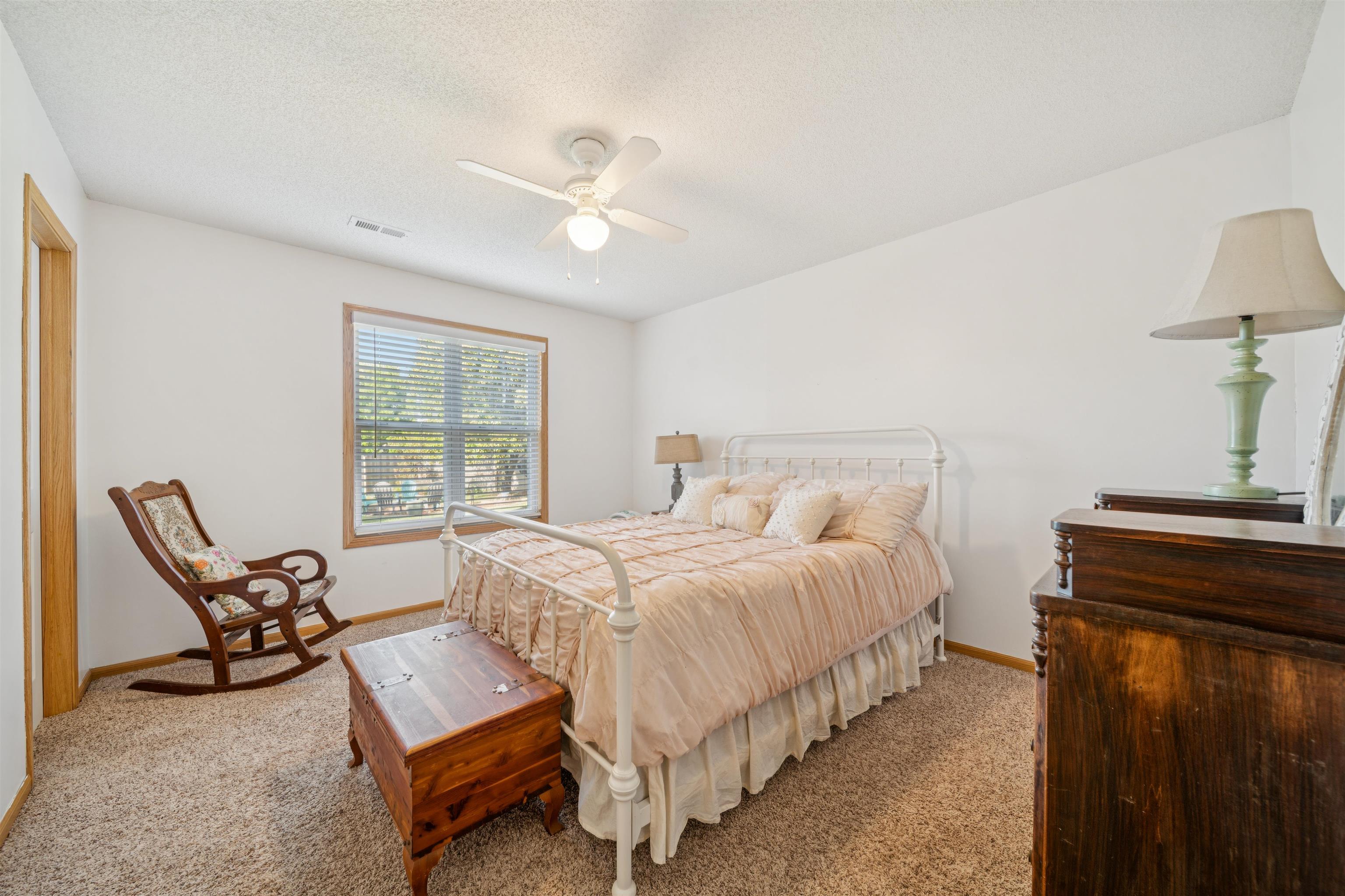 326 N Clay Cir