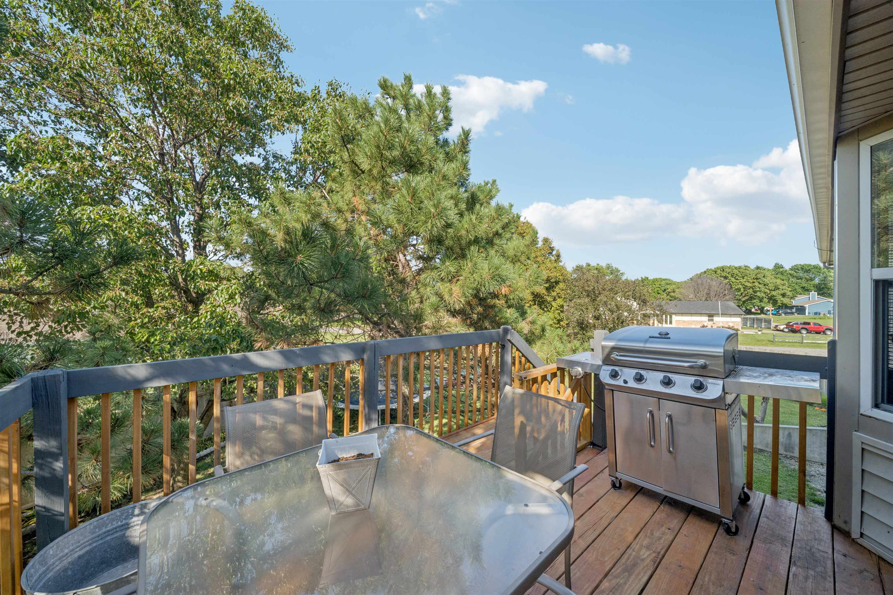 326 N Clay Cir