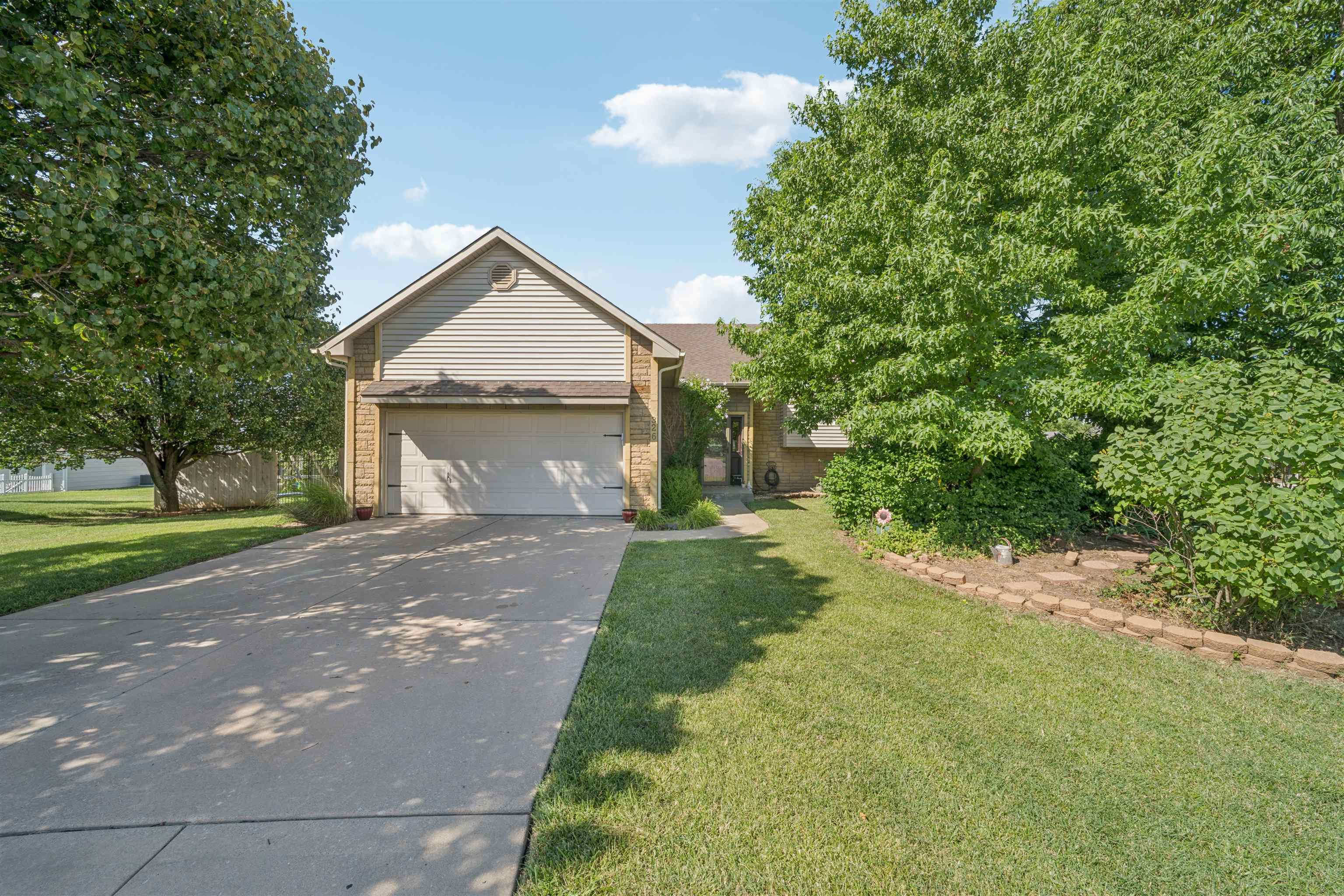 326 N Clay Cir