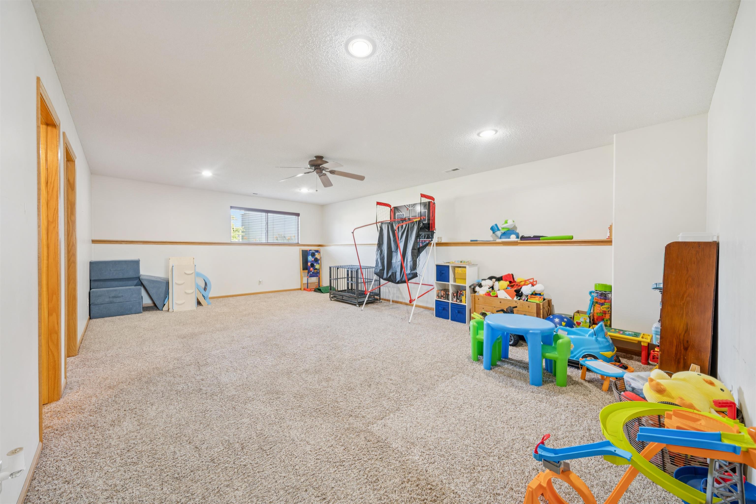 326 N Clay Cir