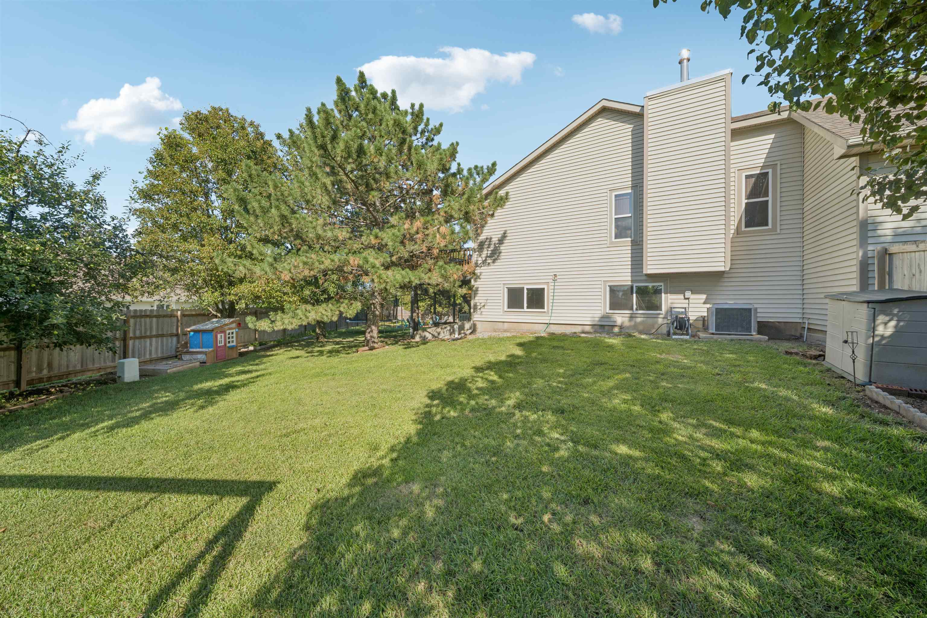 326 N Clay Cir
