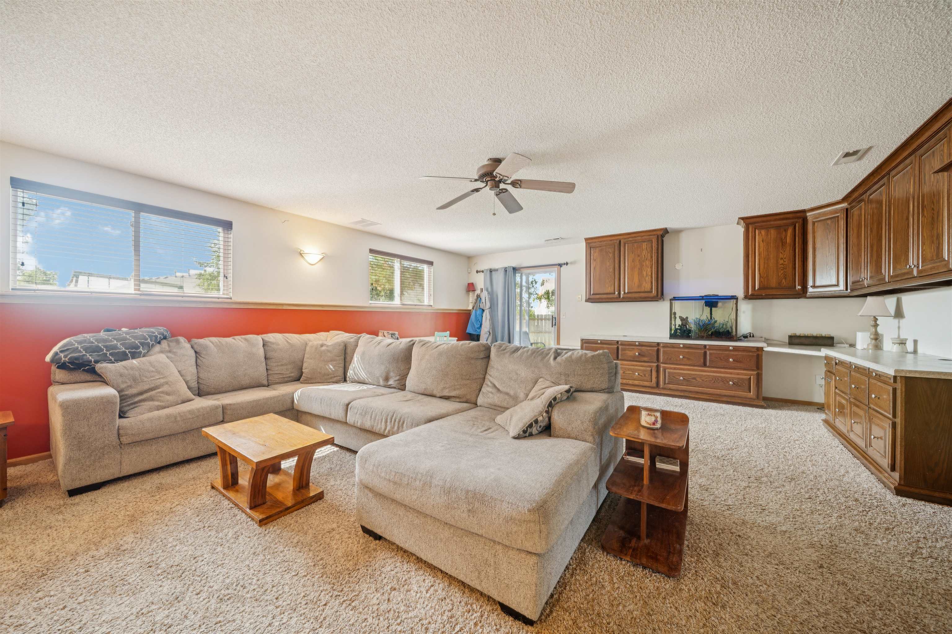 326 N Clay Cir
