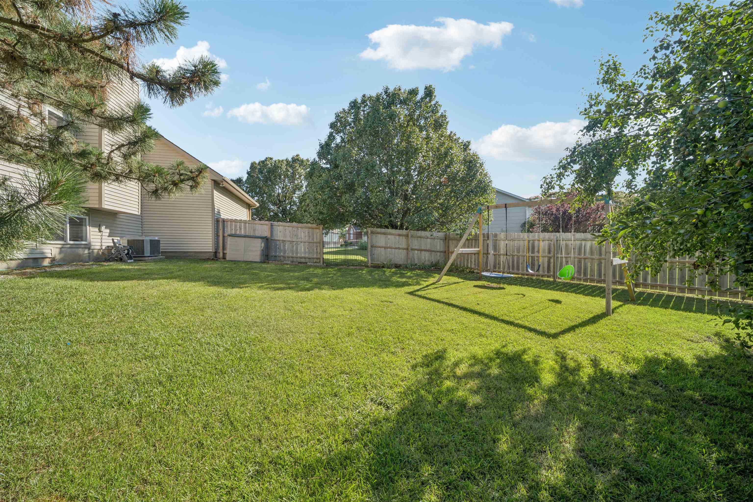 326 N Clay Cir