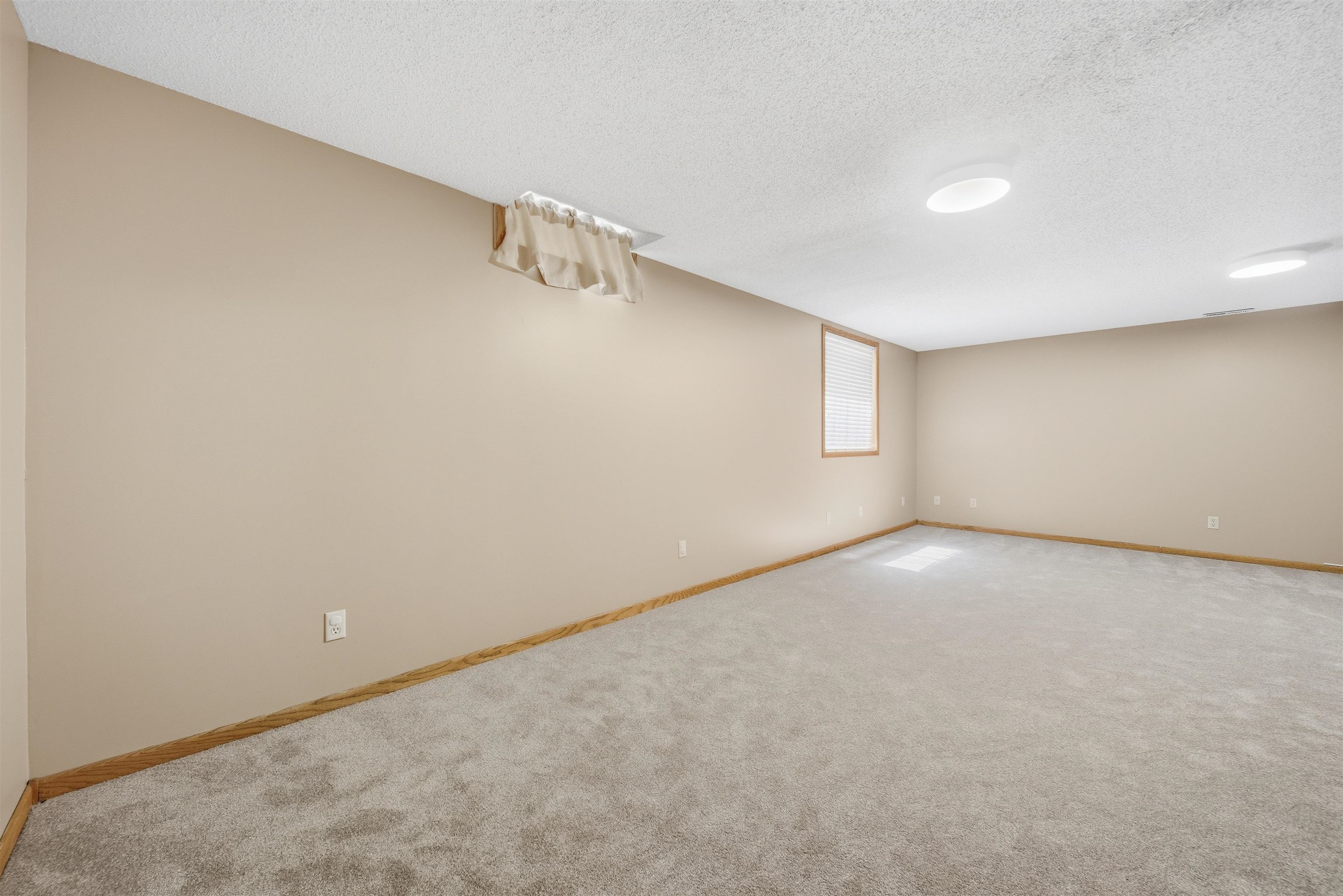 11605 W Binter Ct