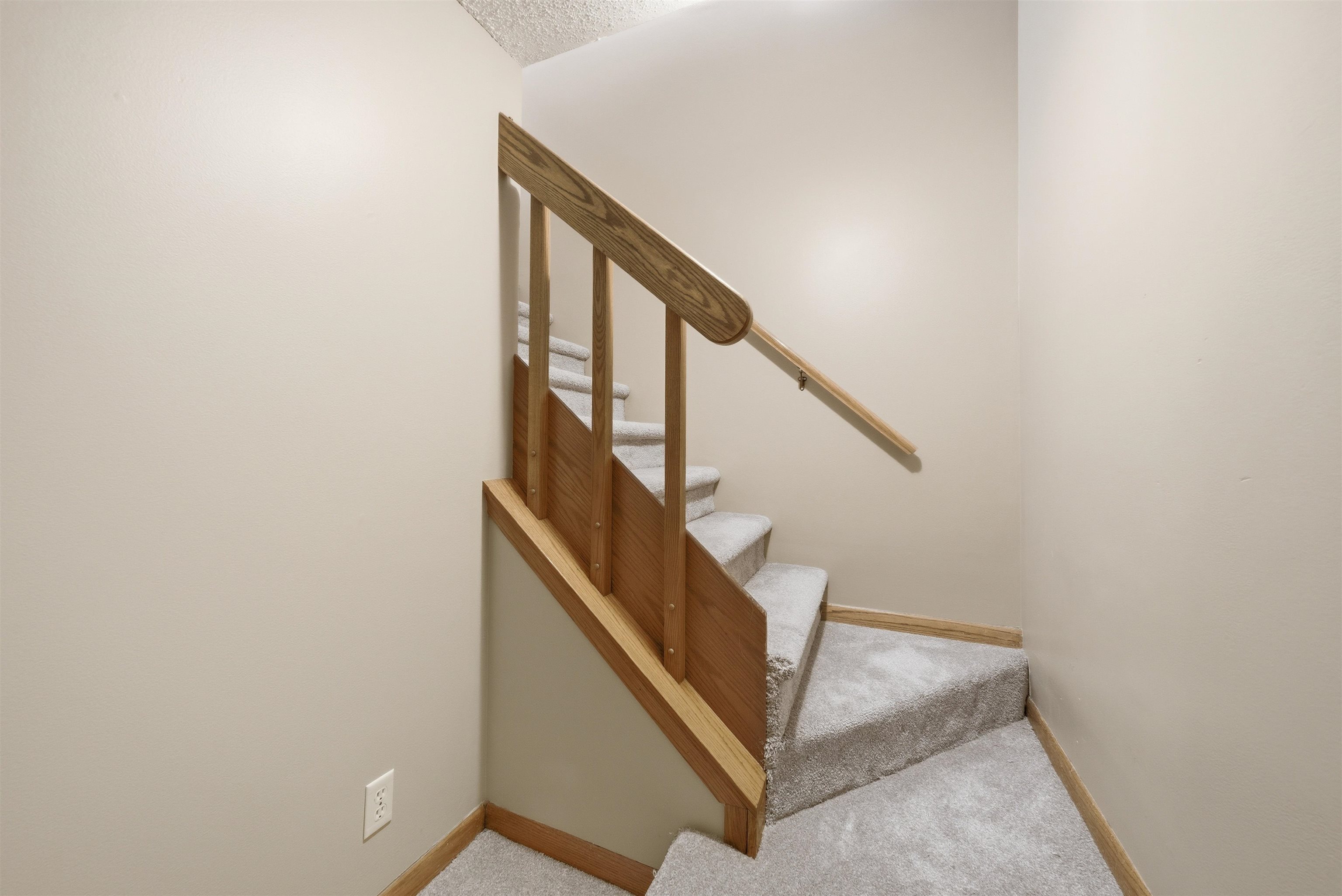 11605 W Binter Ct