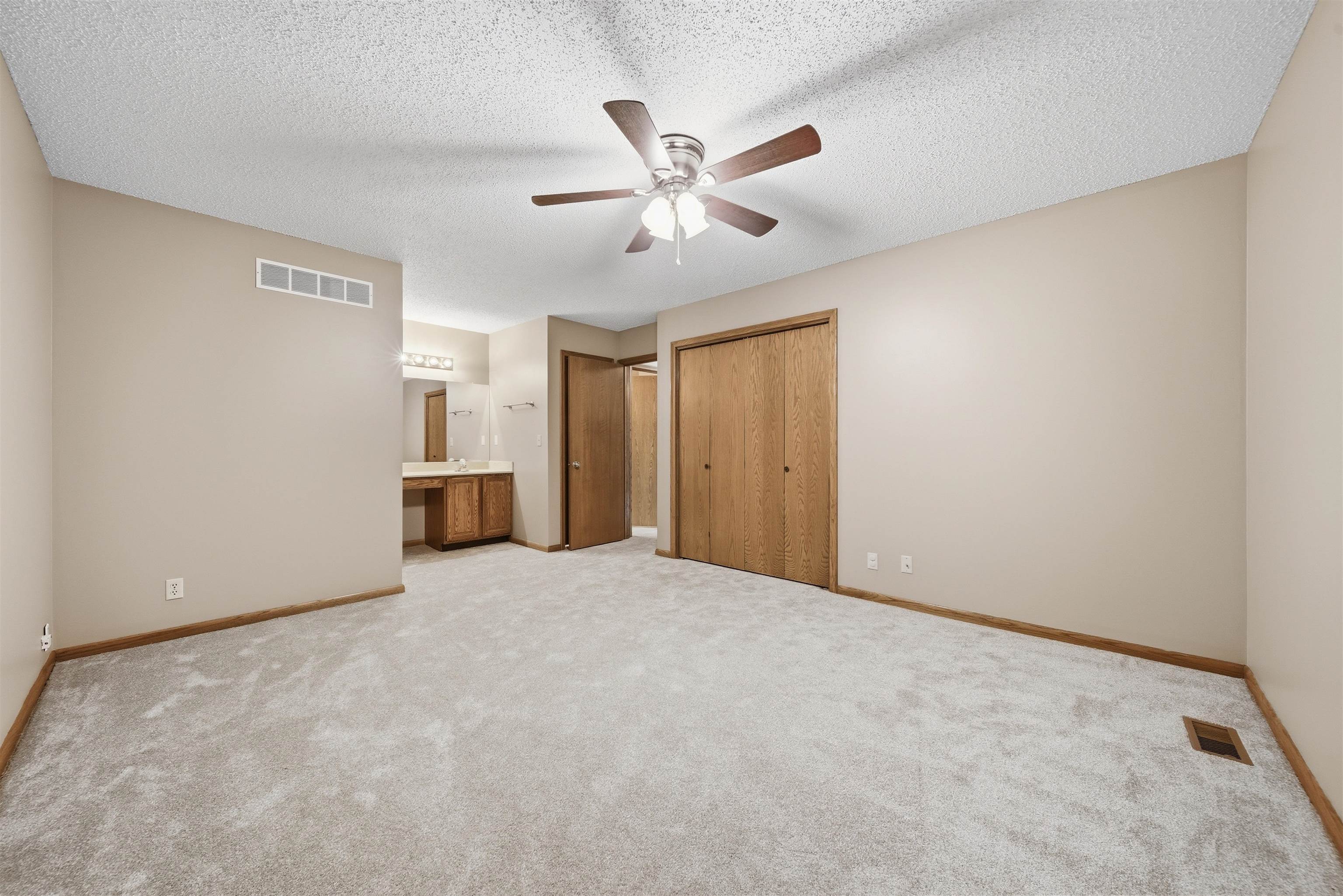 11605 W Binter Ct