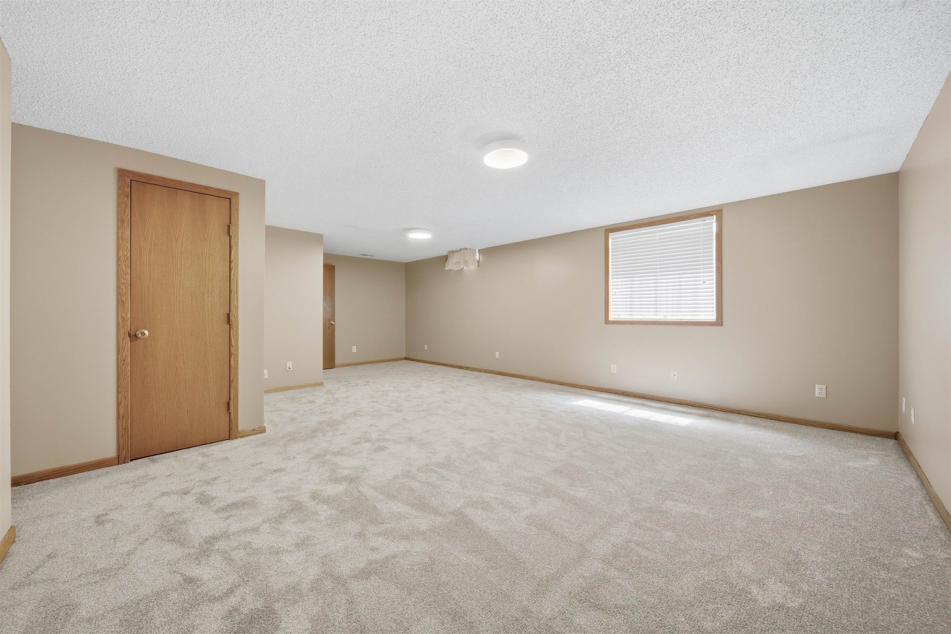 11605 W Binter Ct