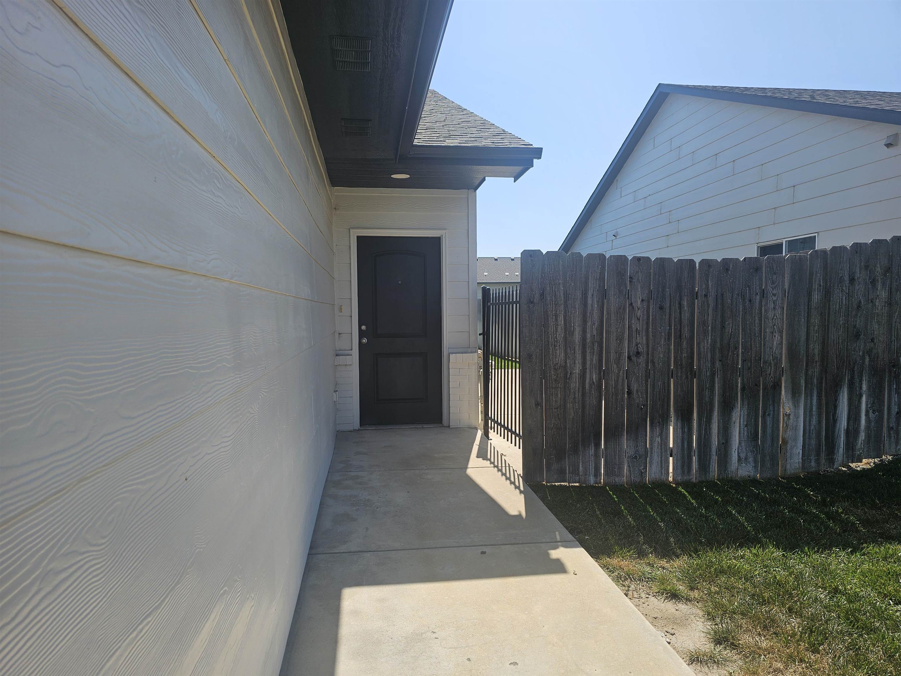 565 E Martens Ct