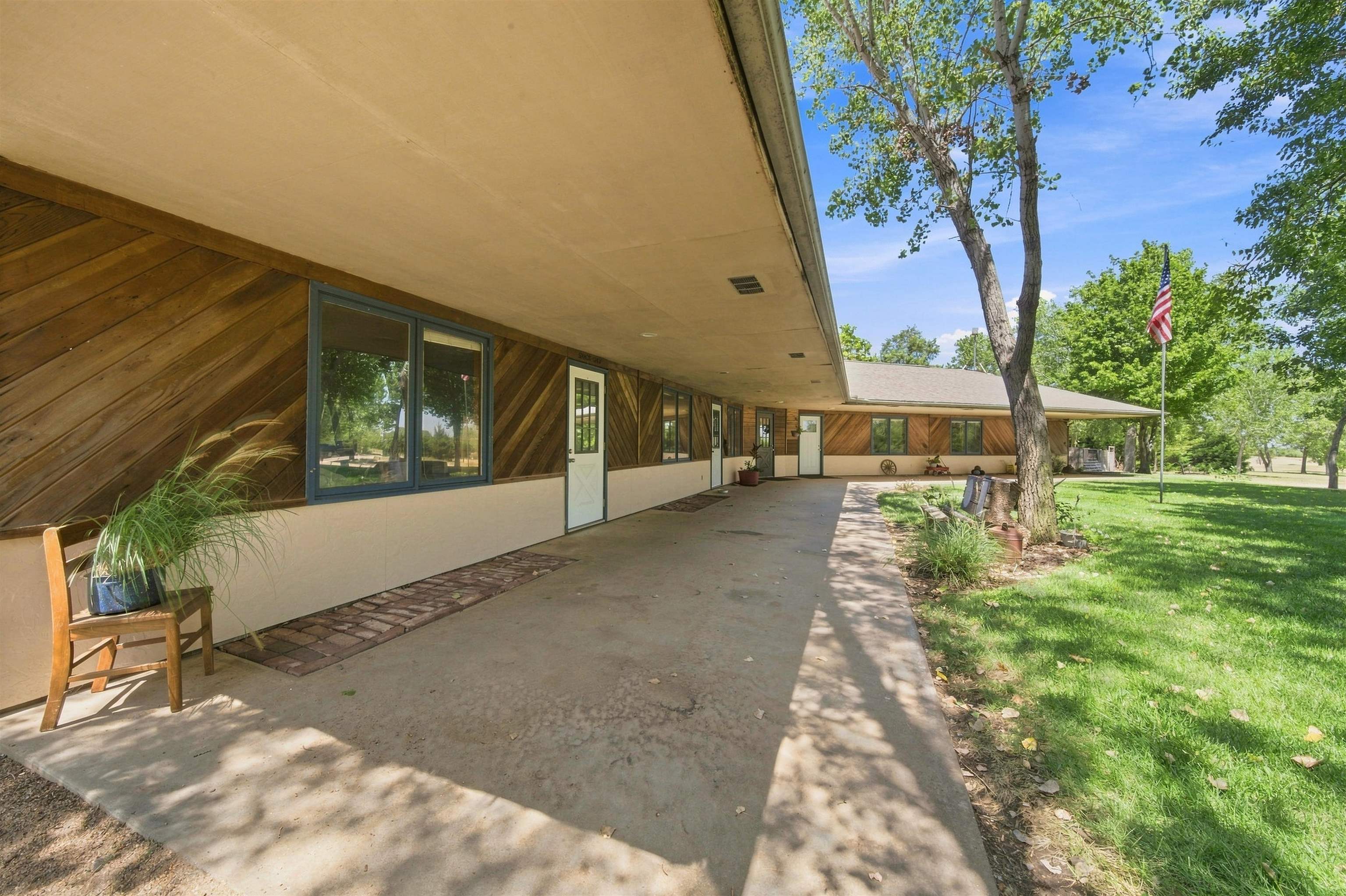 1691 W Ashleigh Ln