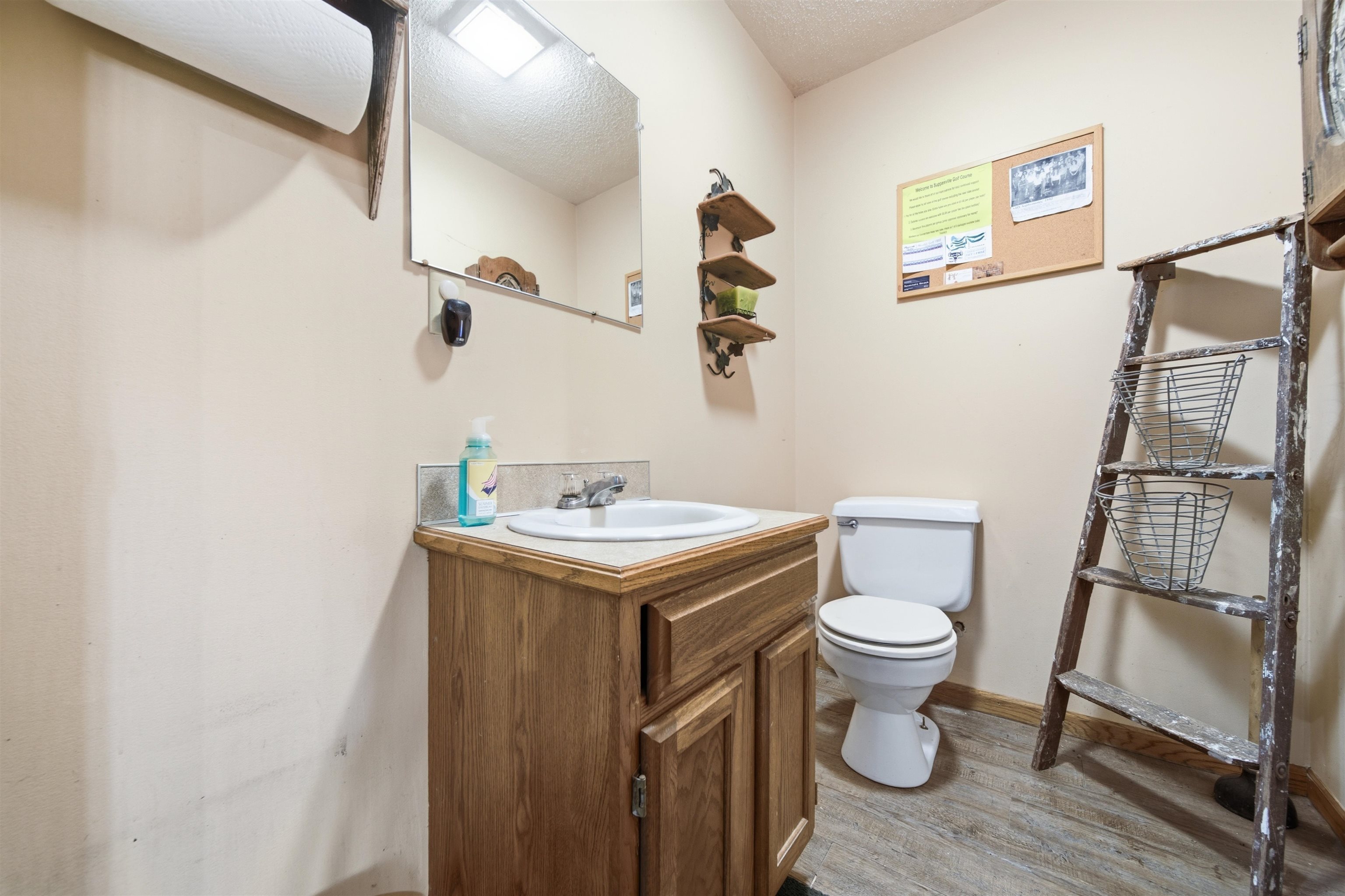 1691 W Ashleigh Ln
