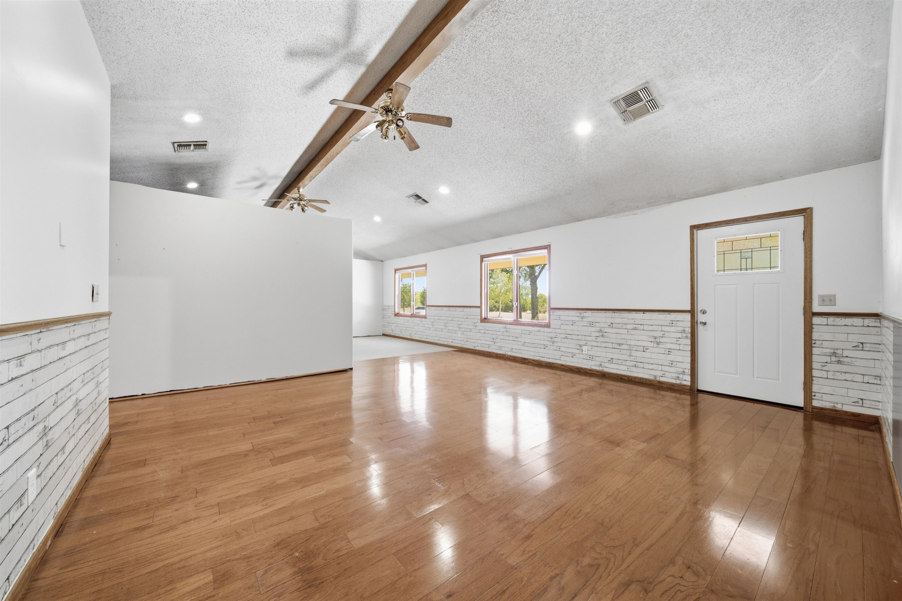 1691 W Ashleigh Ln