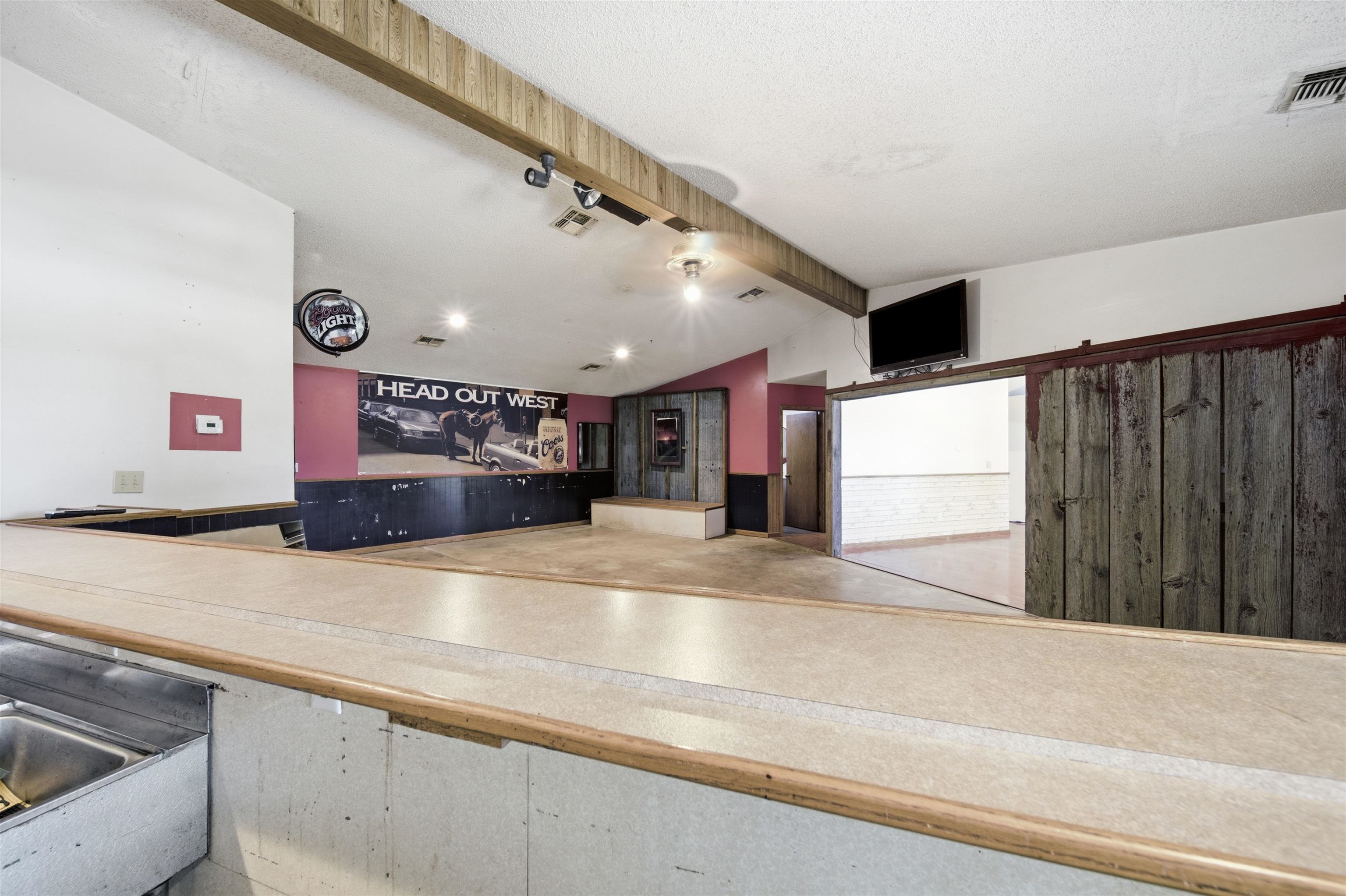 1691 W Ashleigh Ln