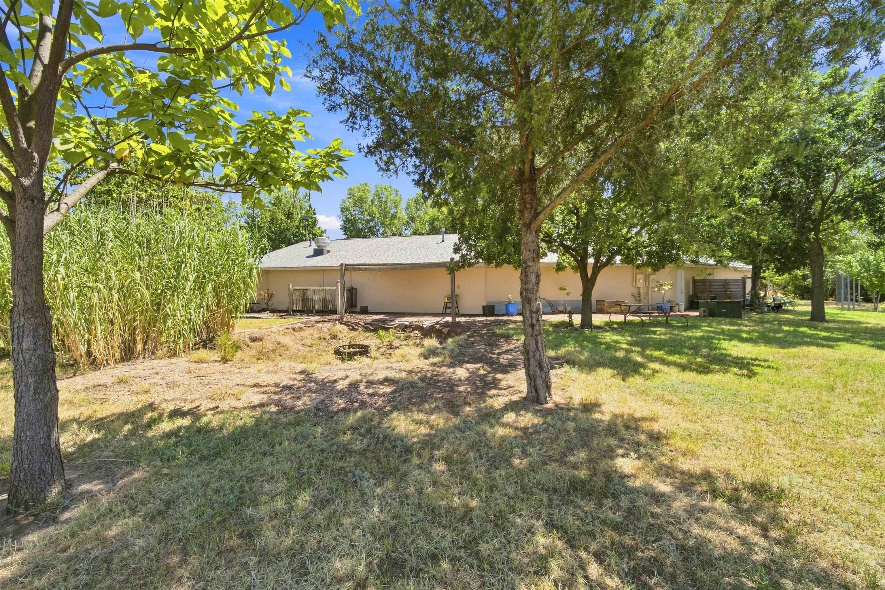 1691 W Ashleigh Ln