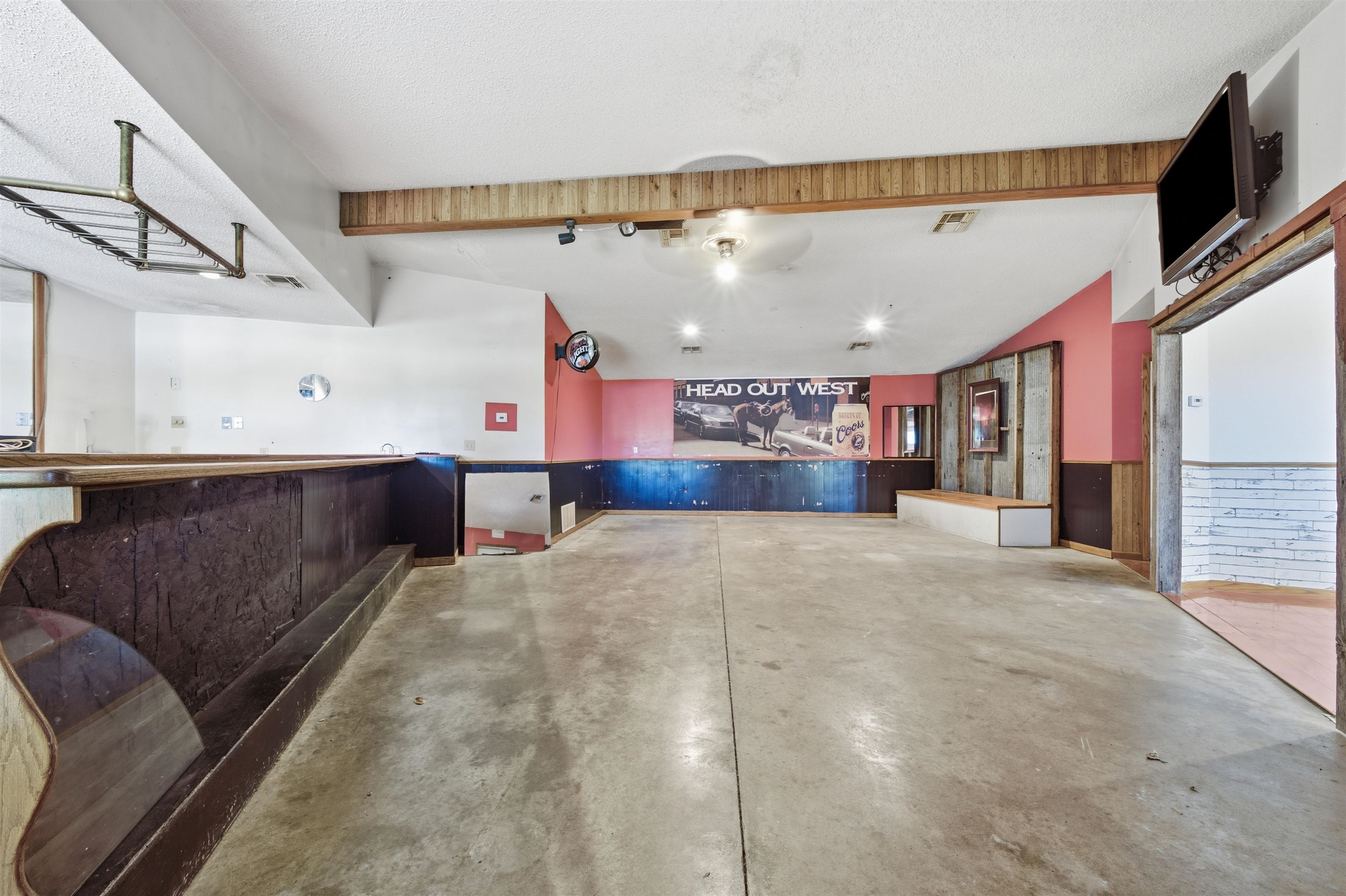 1691 W Ashleigh Ln