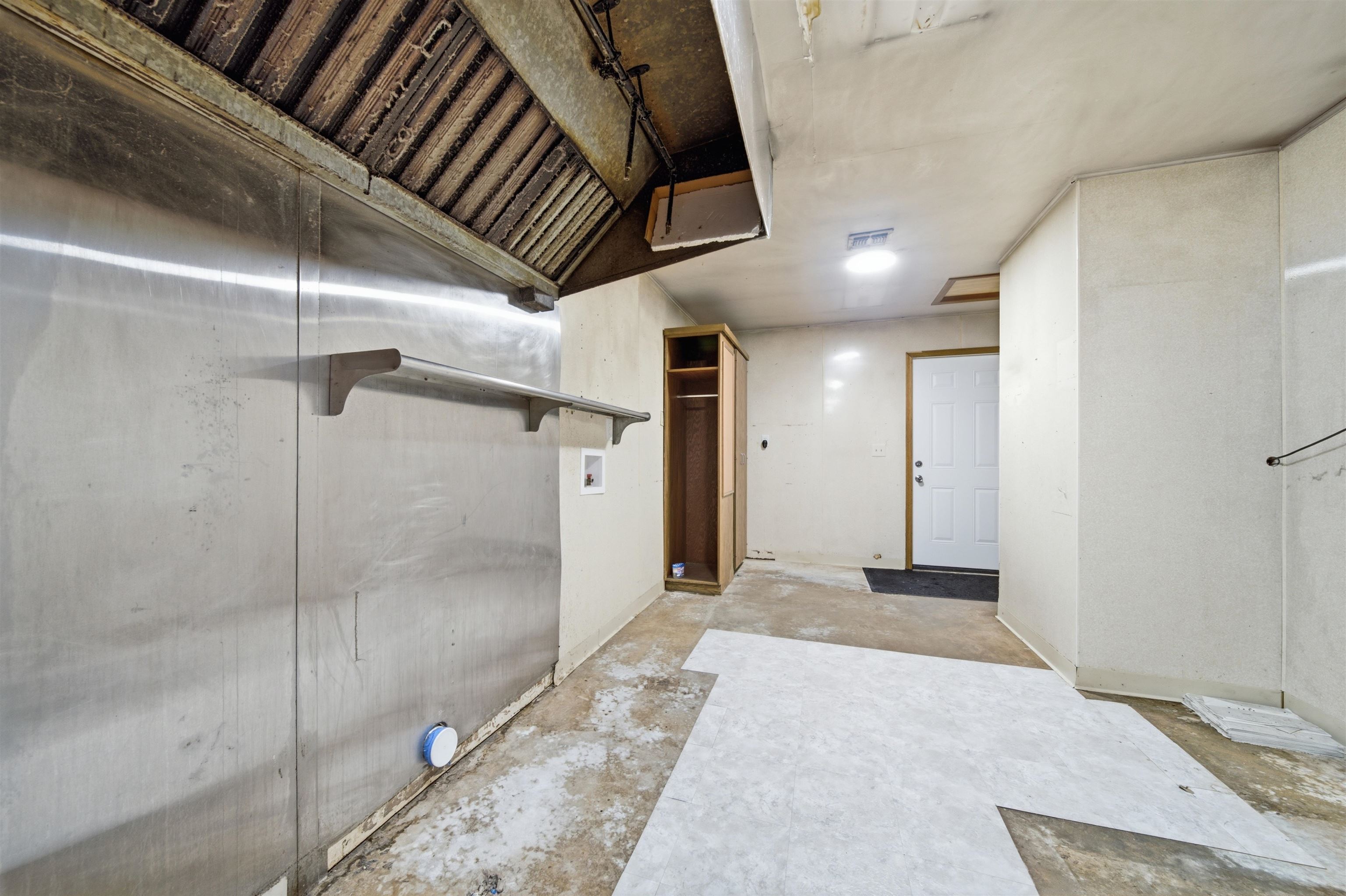 1691 W Ashleigh Ln