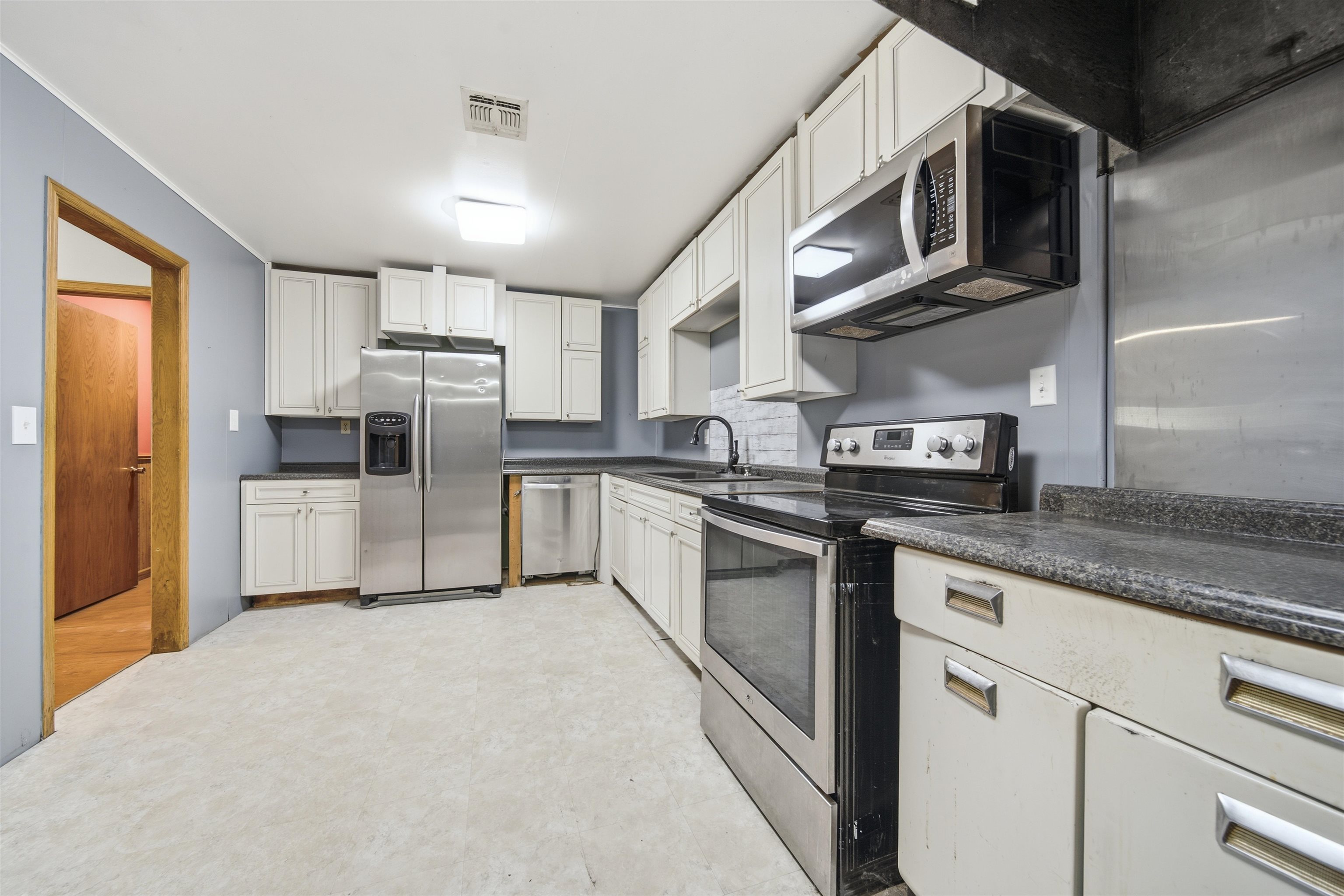 1691 W Ashleigh Ln
