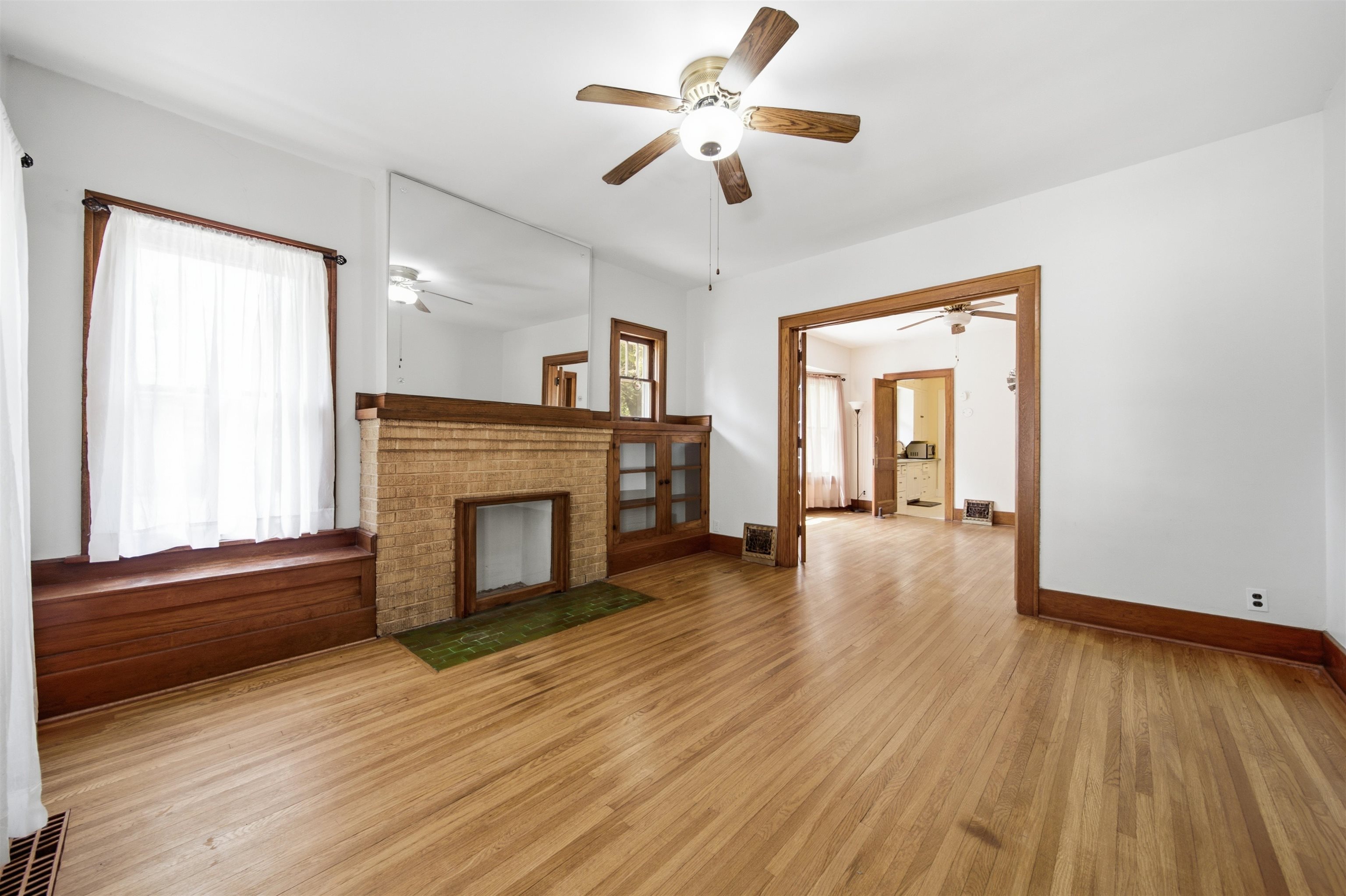 233 N Estelle Ave