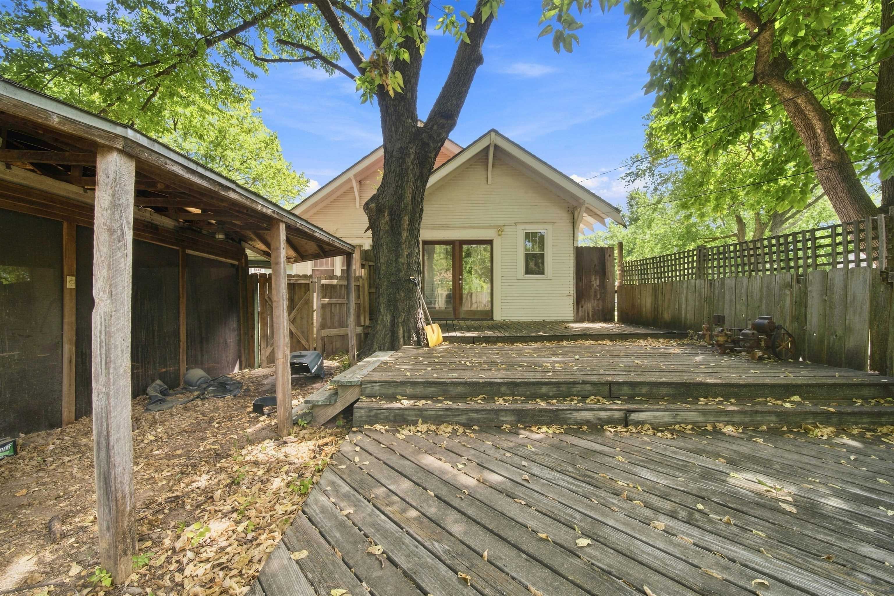 233 N Estelle Ave