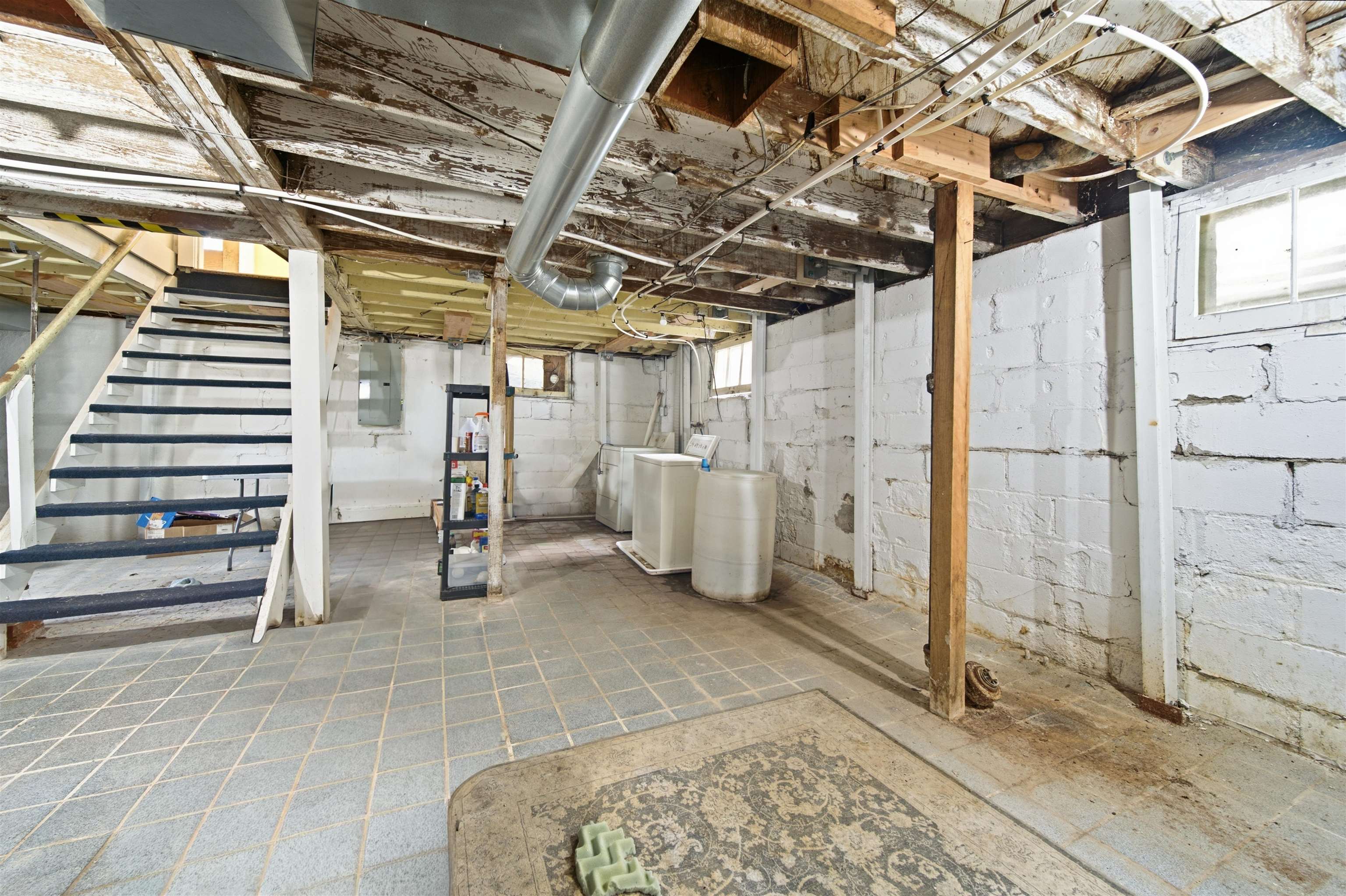 233 N Estelle Ave