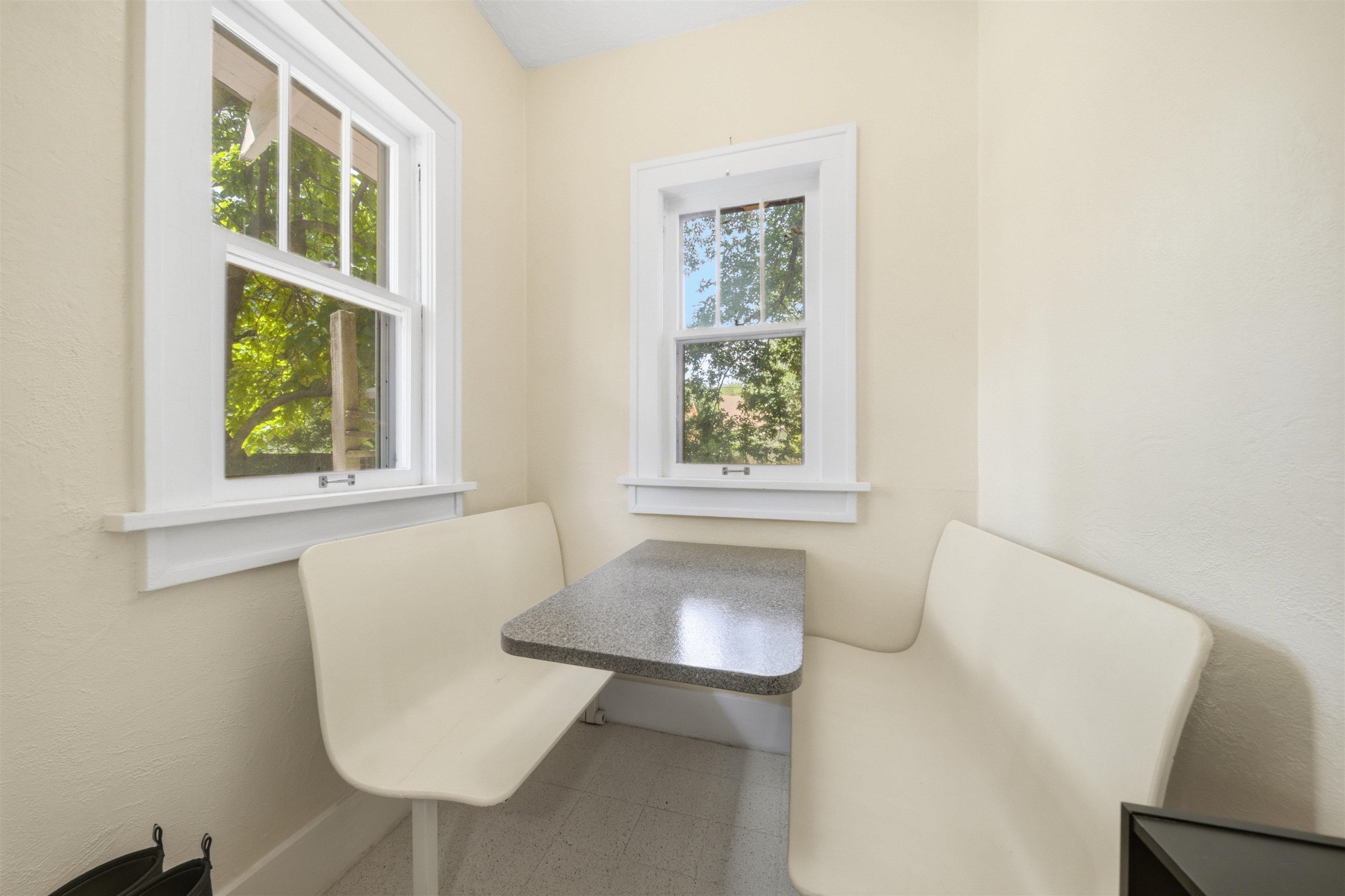 233 N Estelle Ave