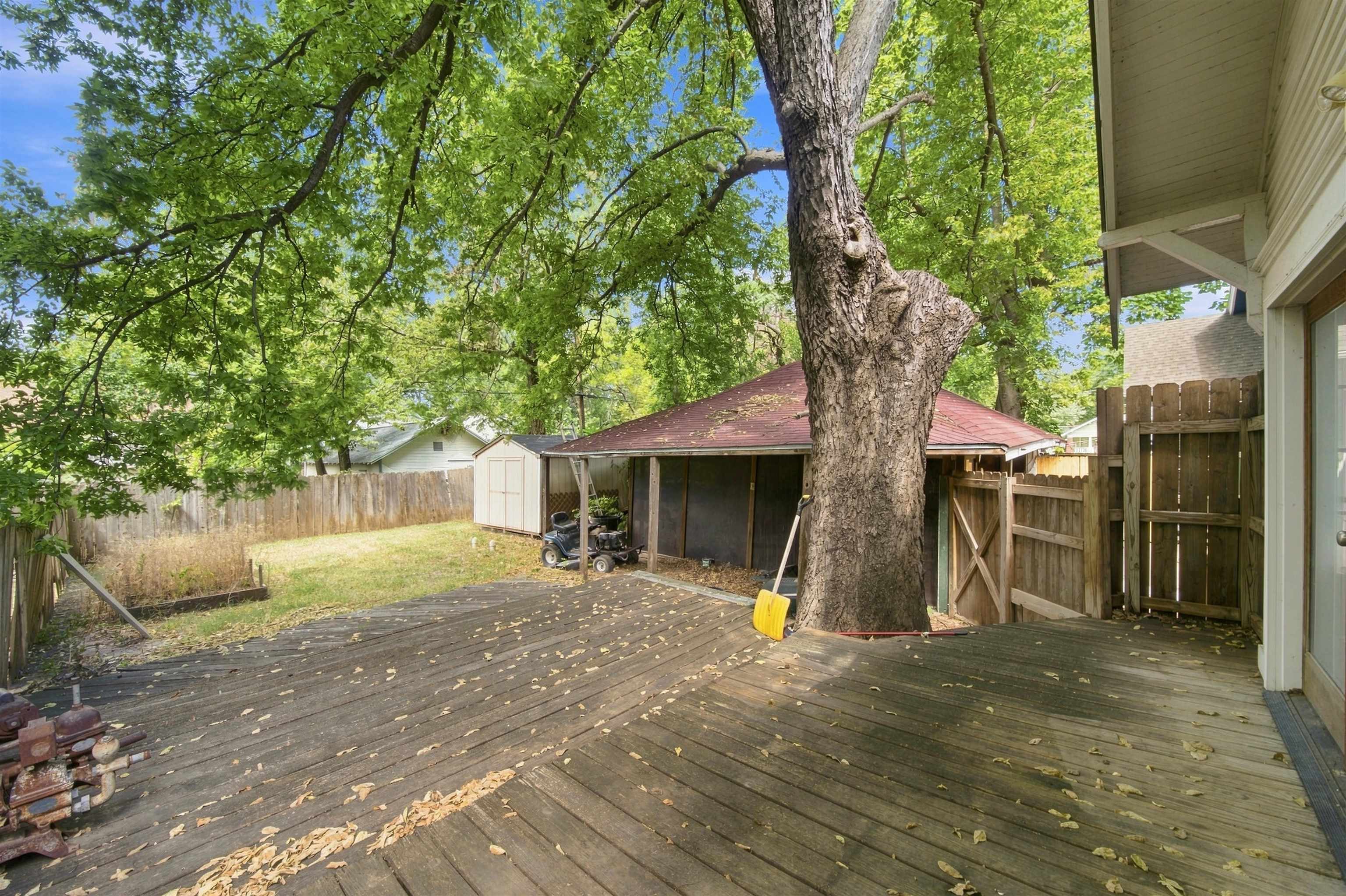 233 N Estelle Ave