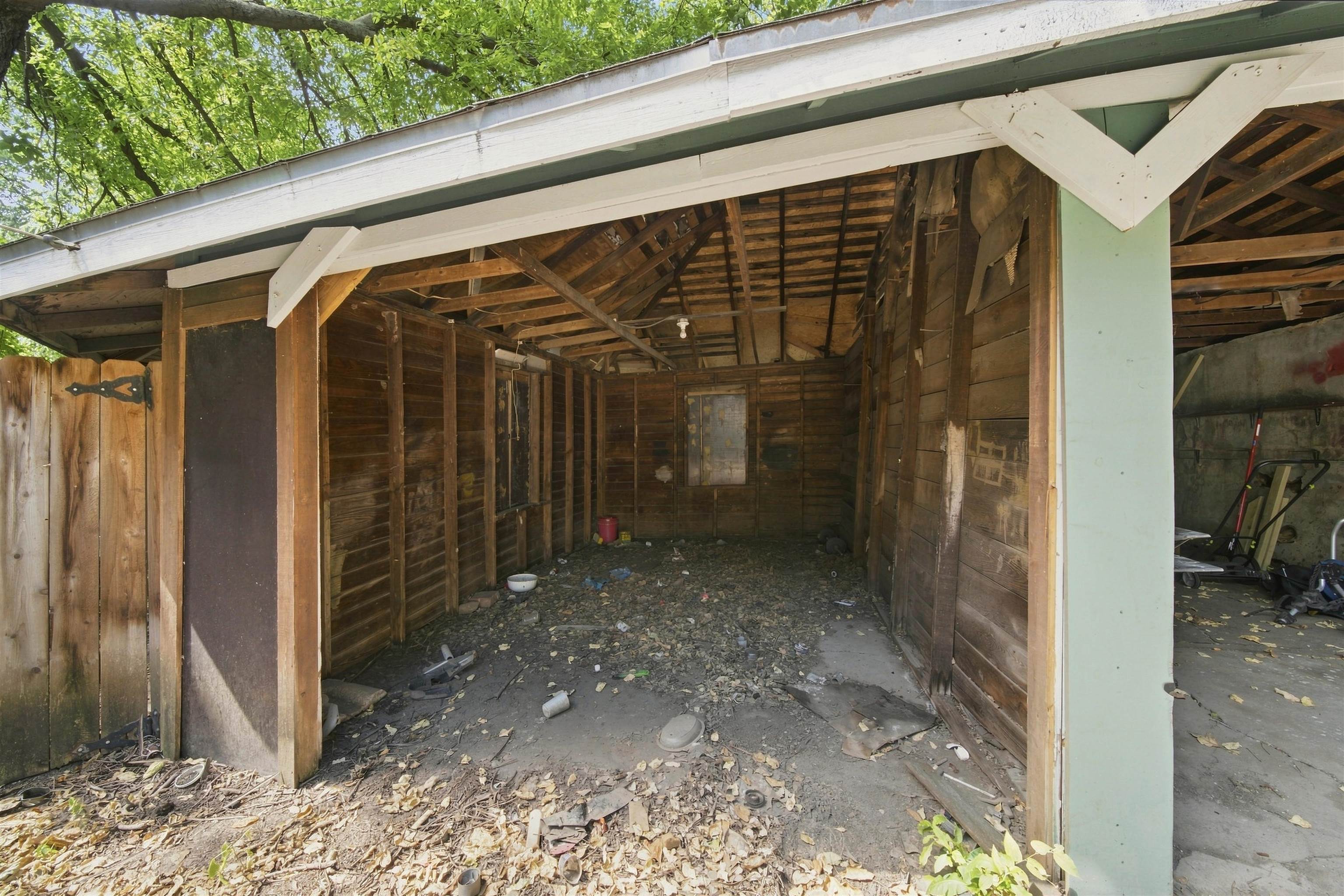 233 N Estelle Ave