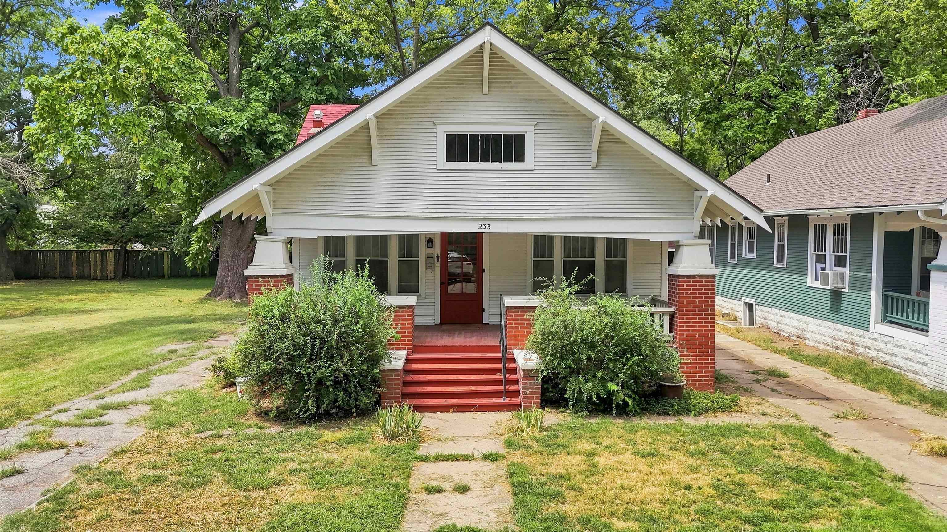 233 N Estelle Ave