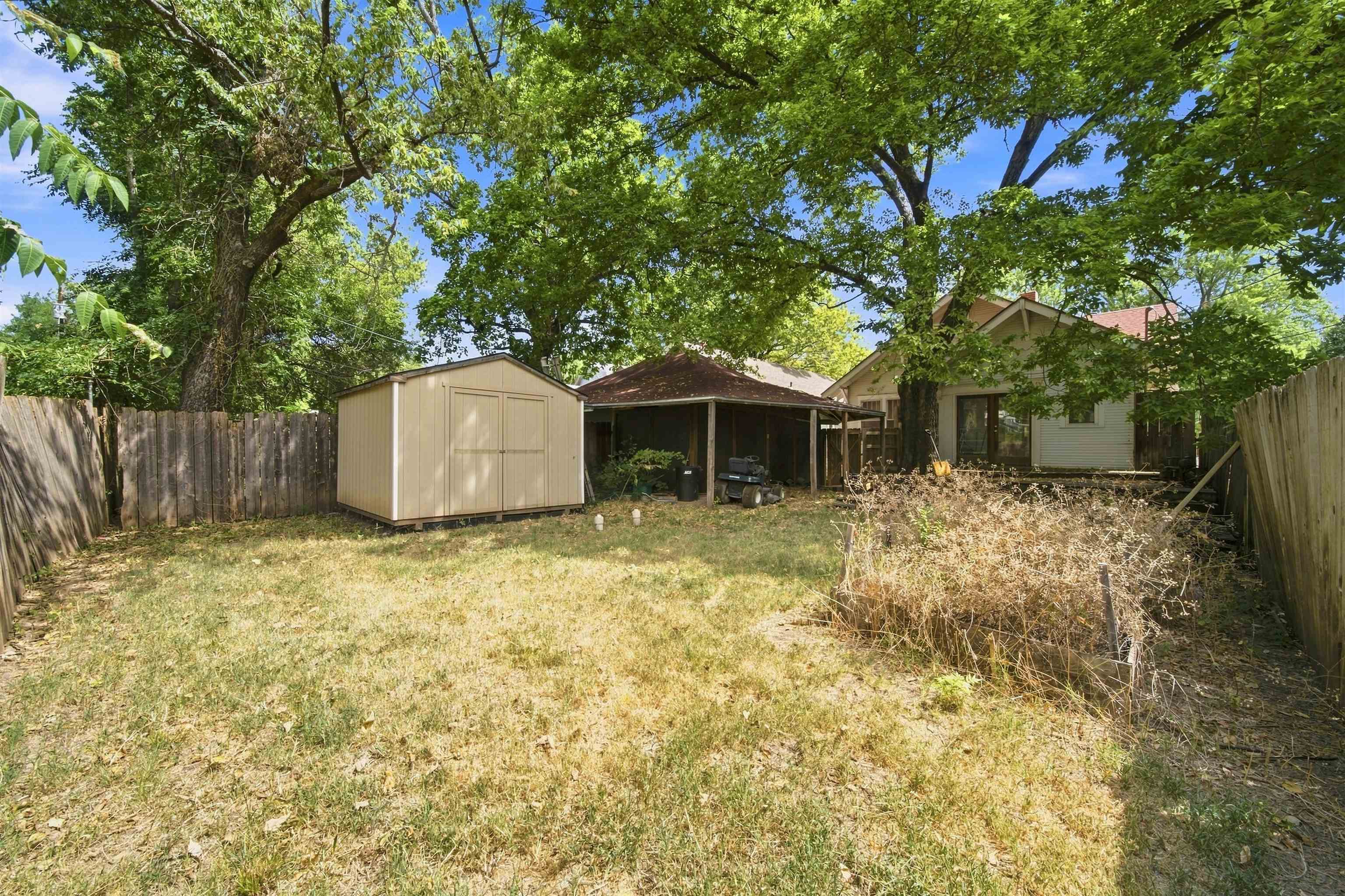 233 N Estelle Ave
