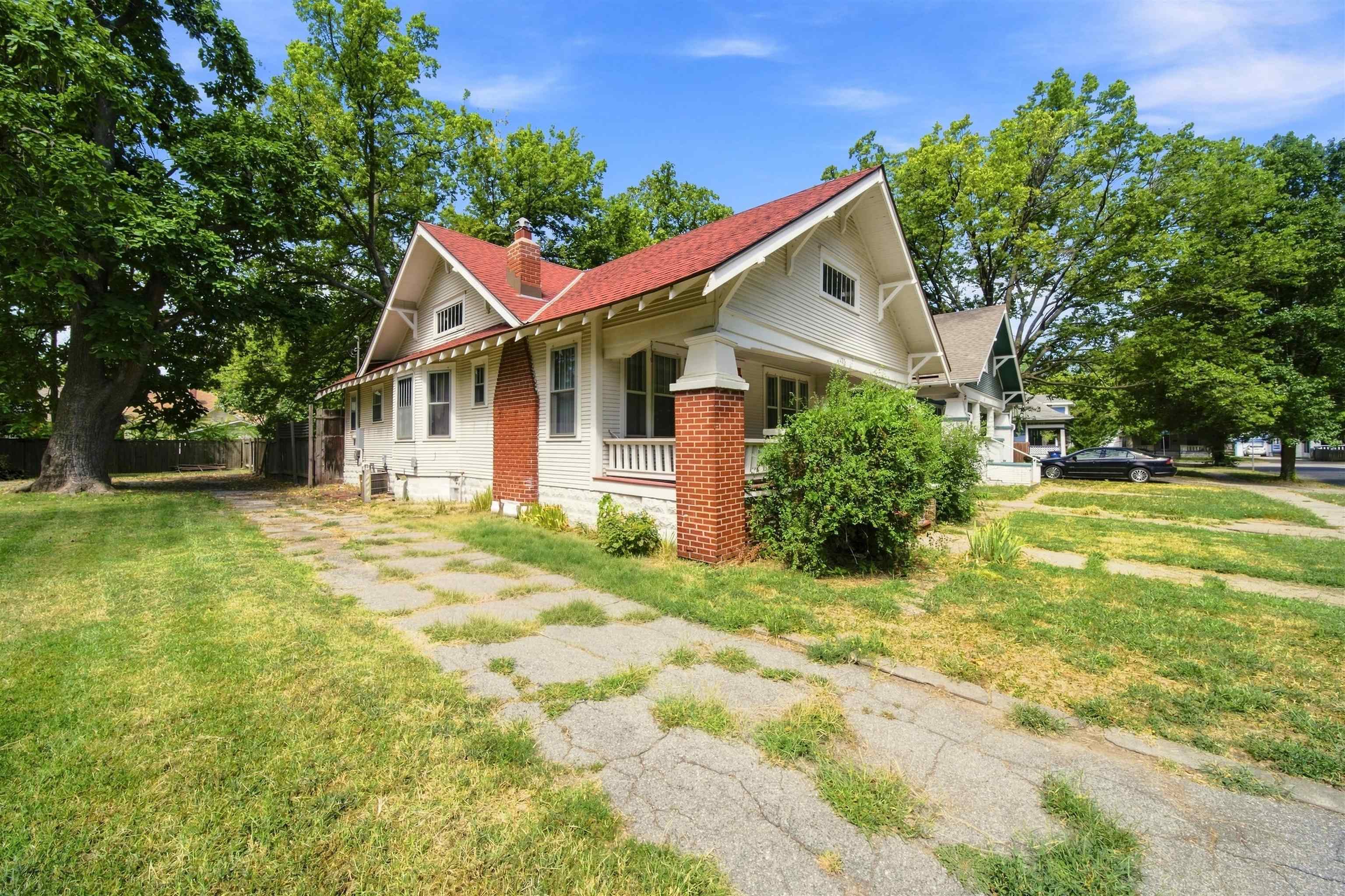 233 N Estelle Ave