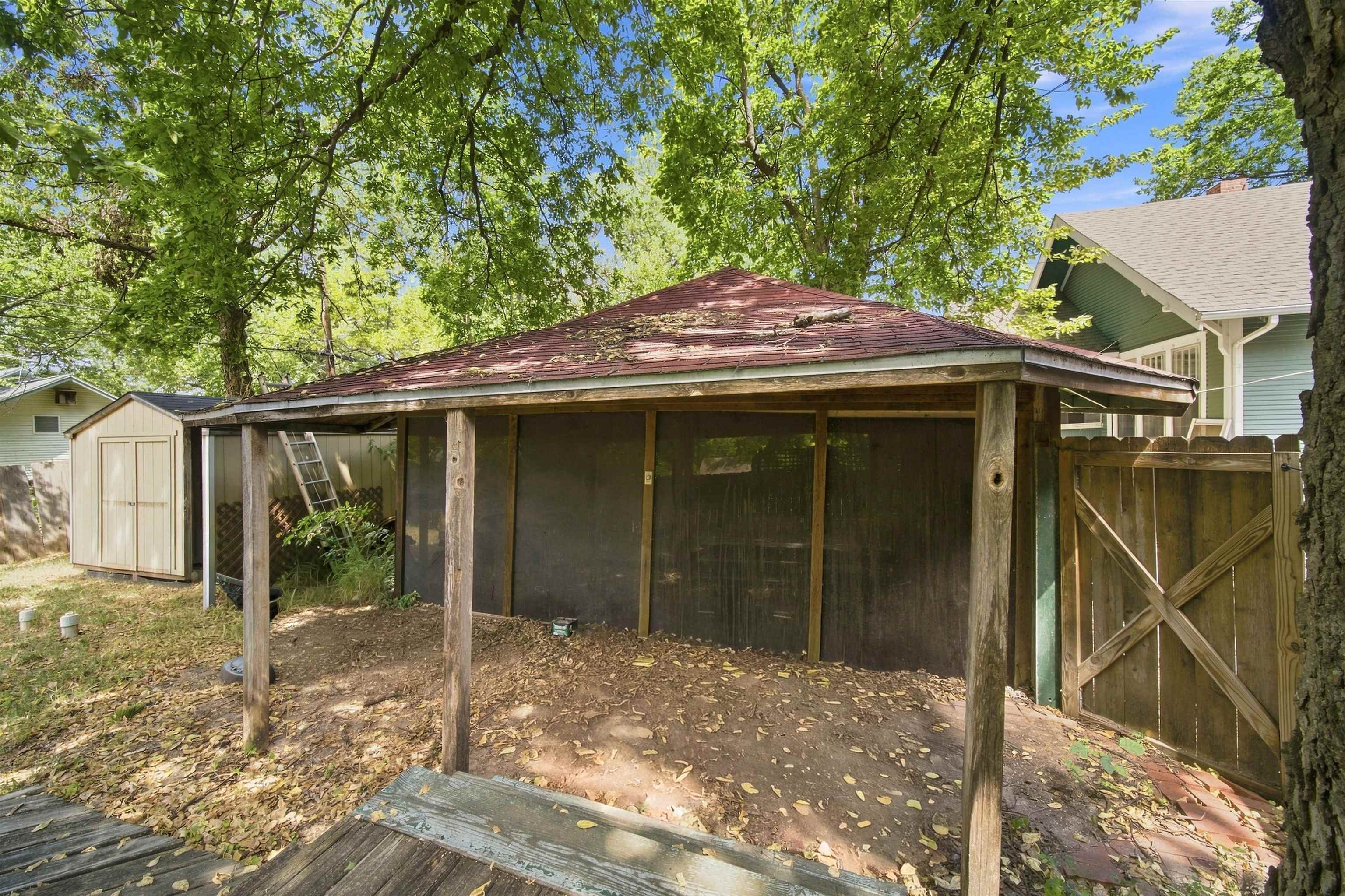 233 N Estelle Ave