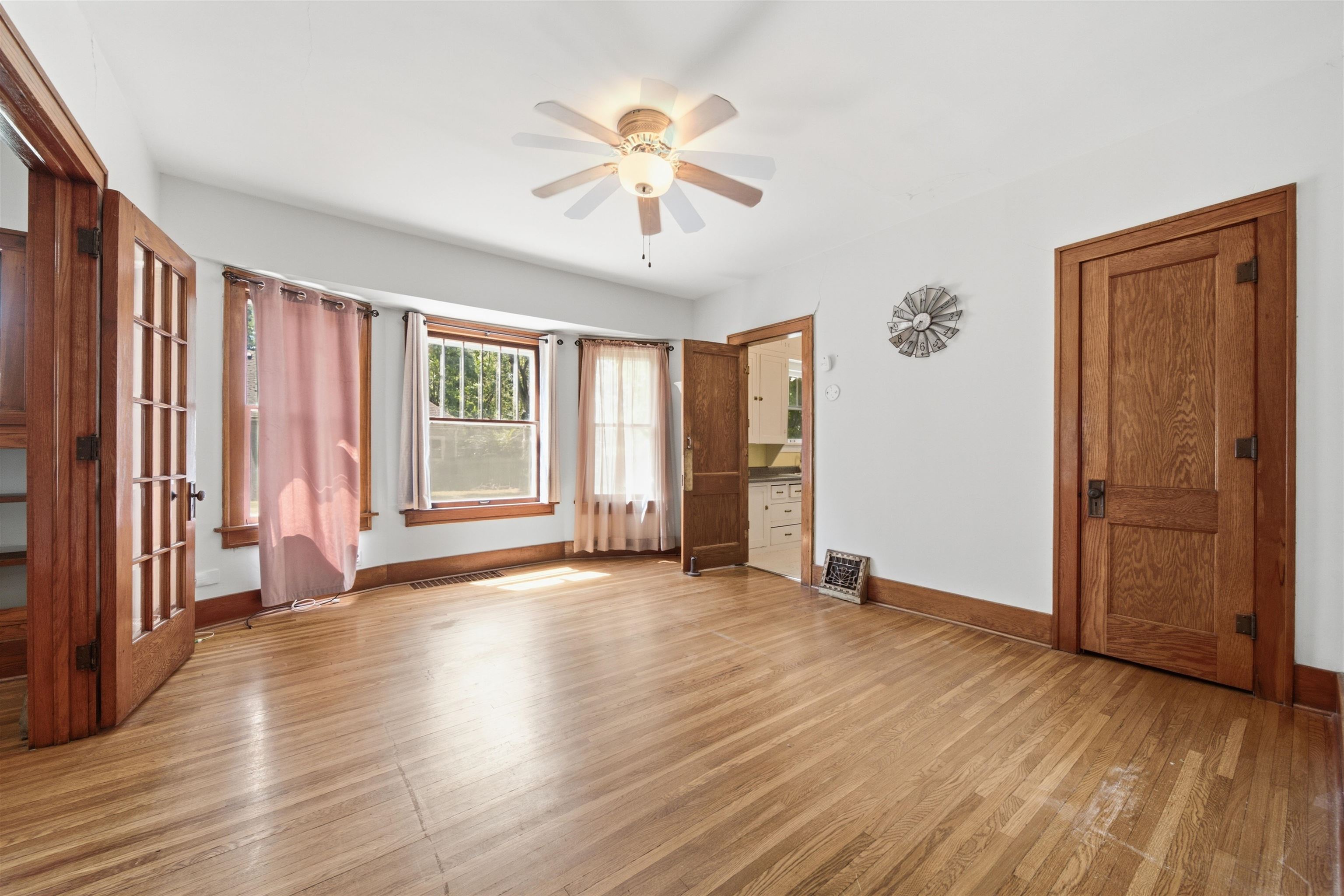 233 N Estelle Ave