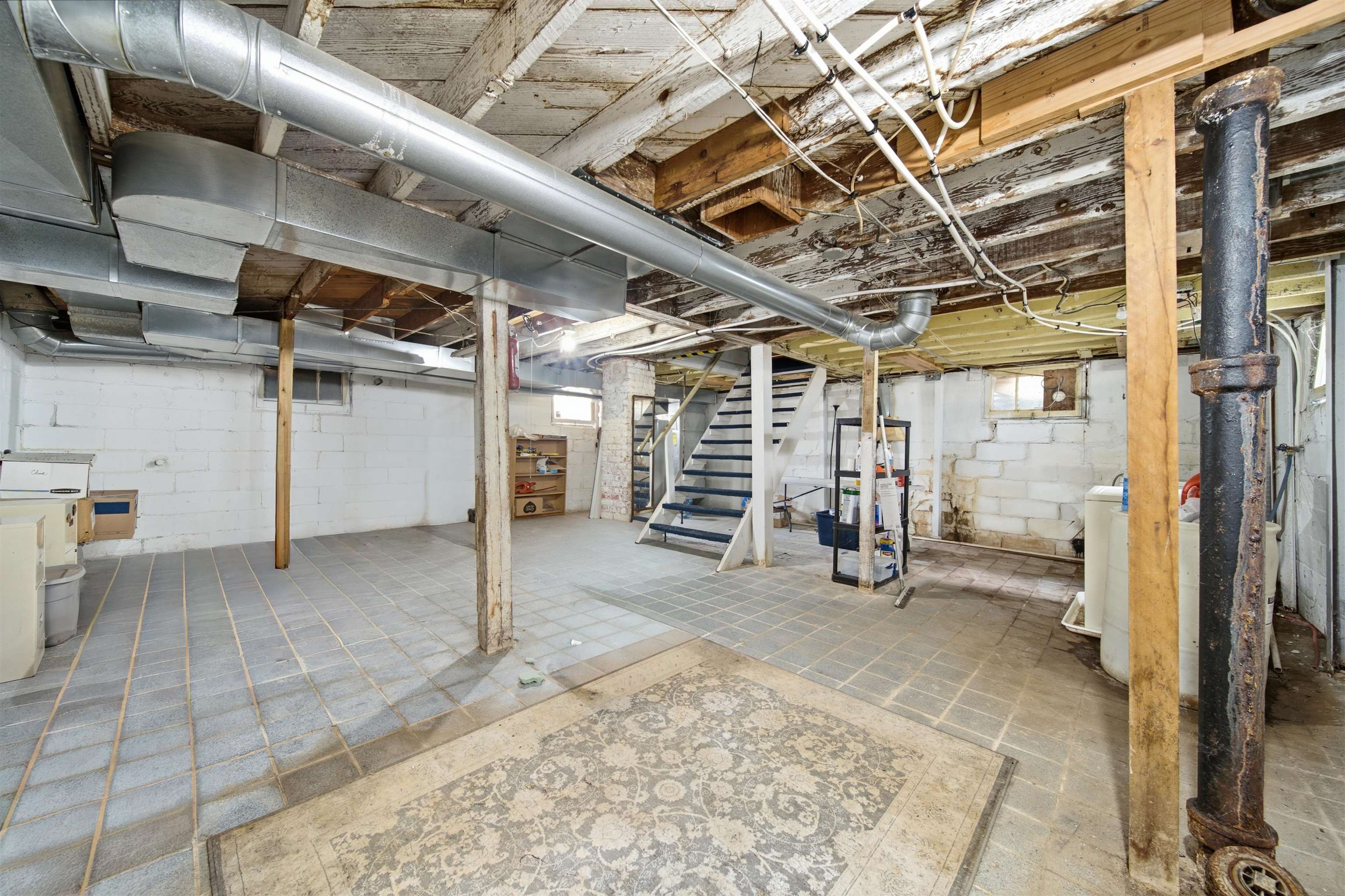 233 N Estelle Ave