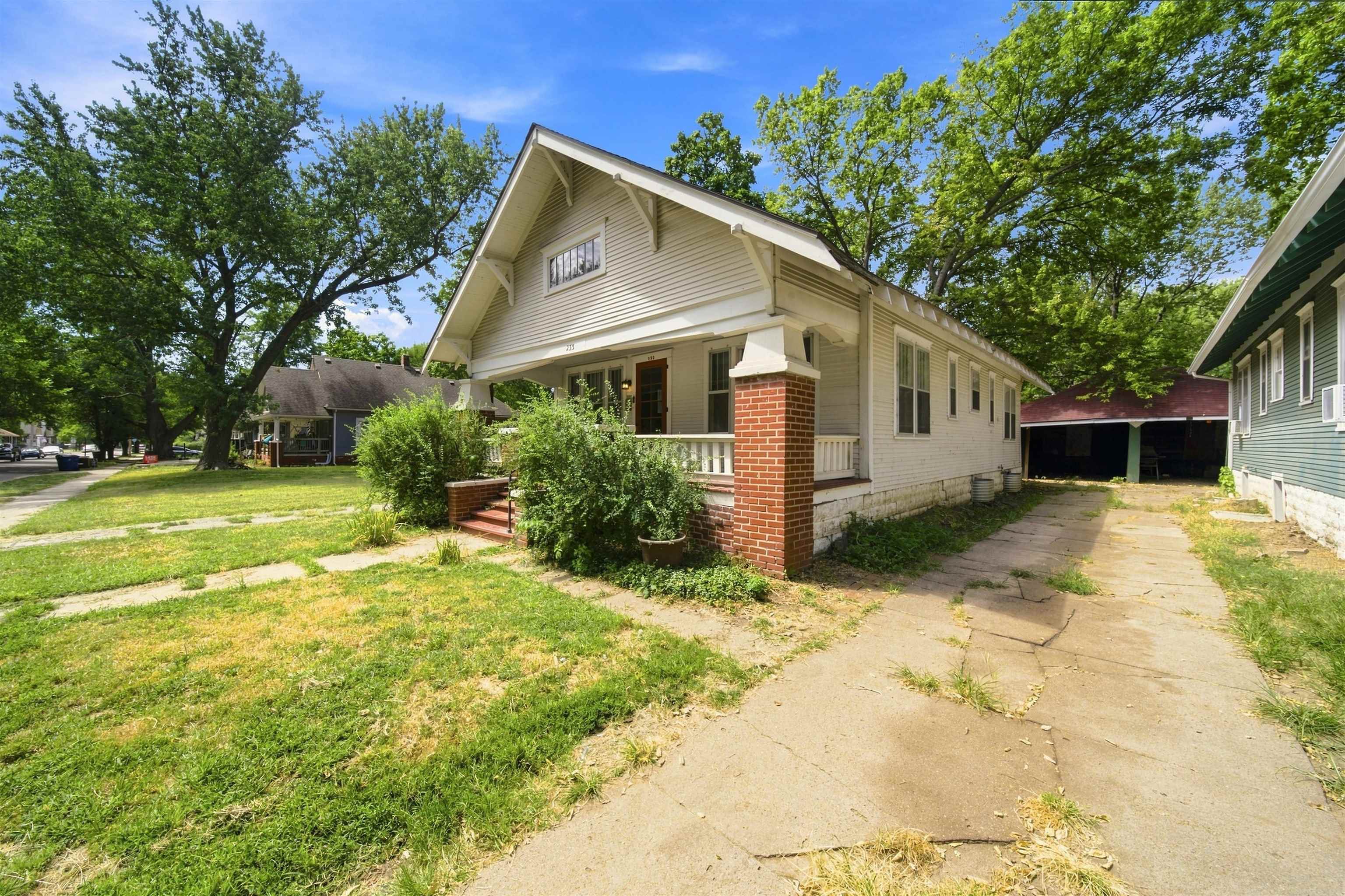 233 N Estelle Ave