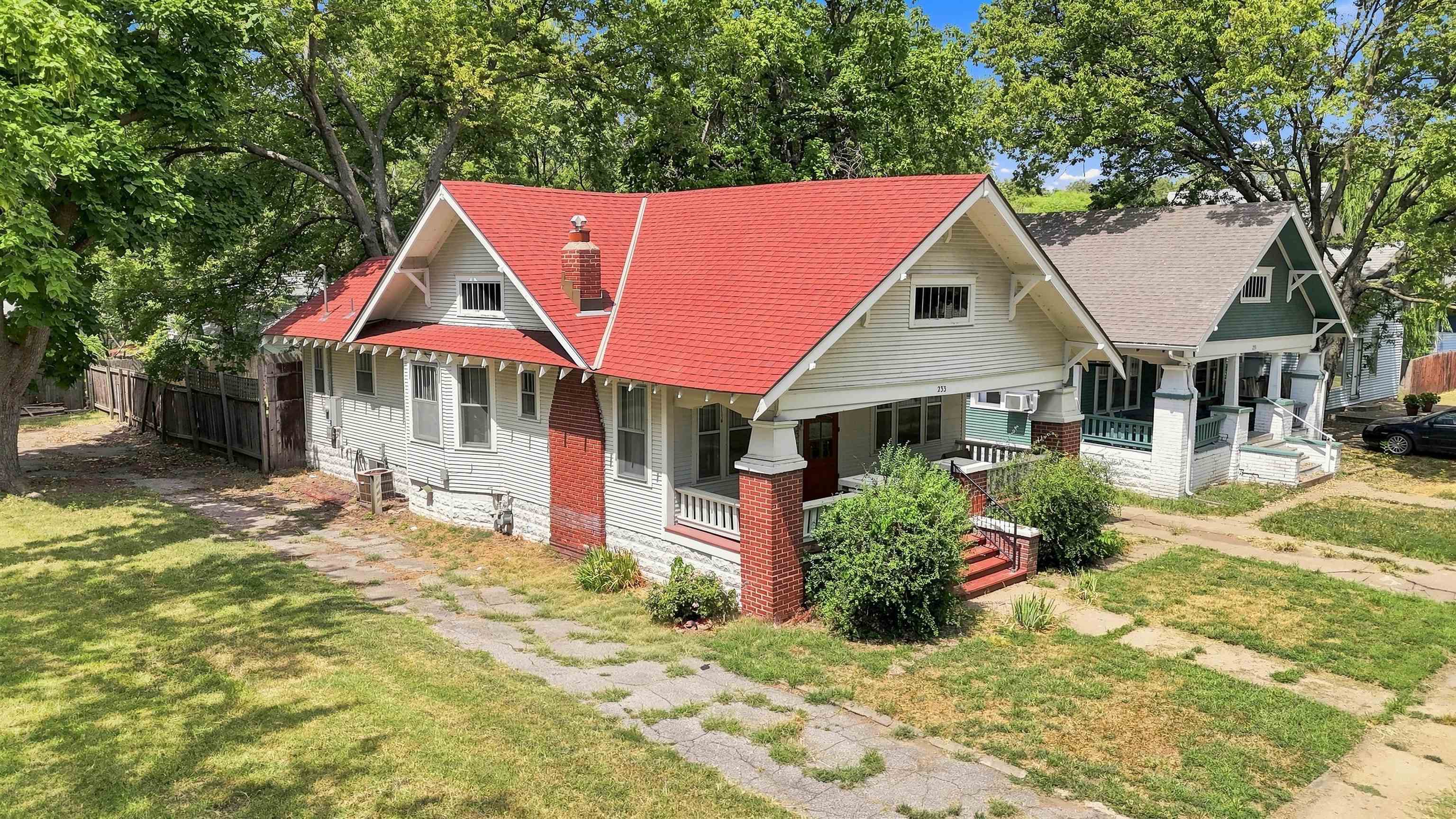 233 N Estelle Ave