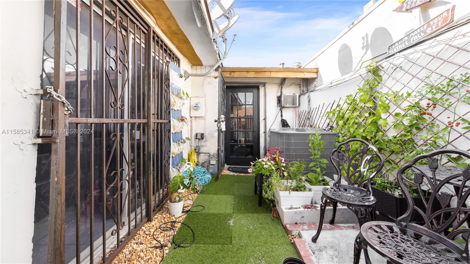 18937 NW 45th Ave # 18937