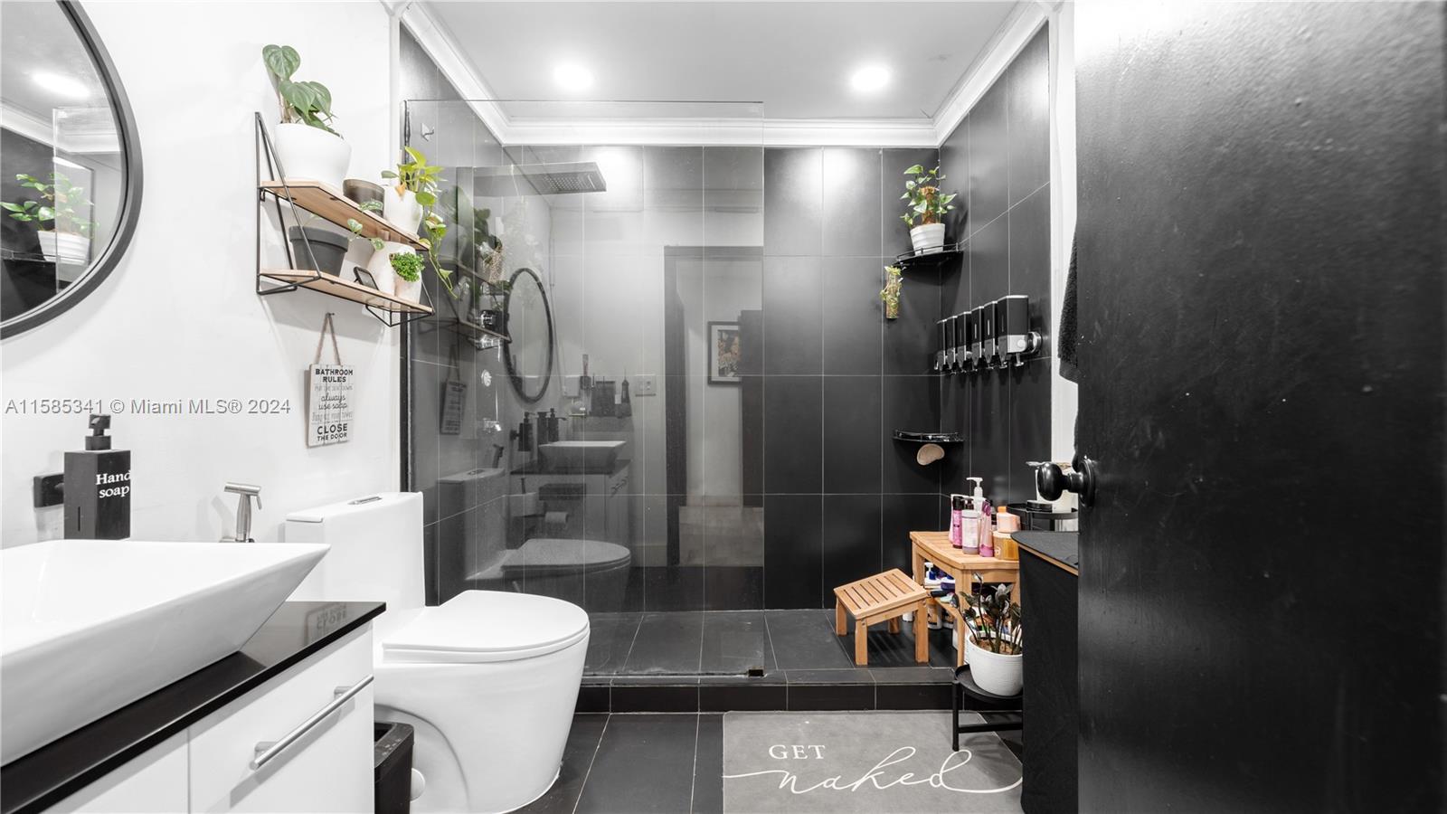 18937 NW 45th Ave # 18937