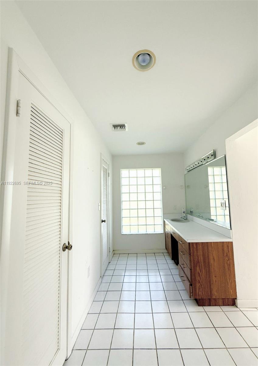 8960 SW 115th Ter