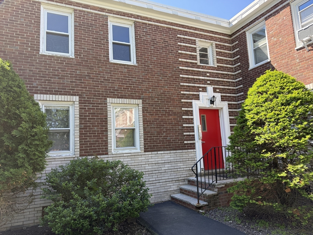 32 Newman Rd # 3