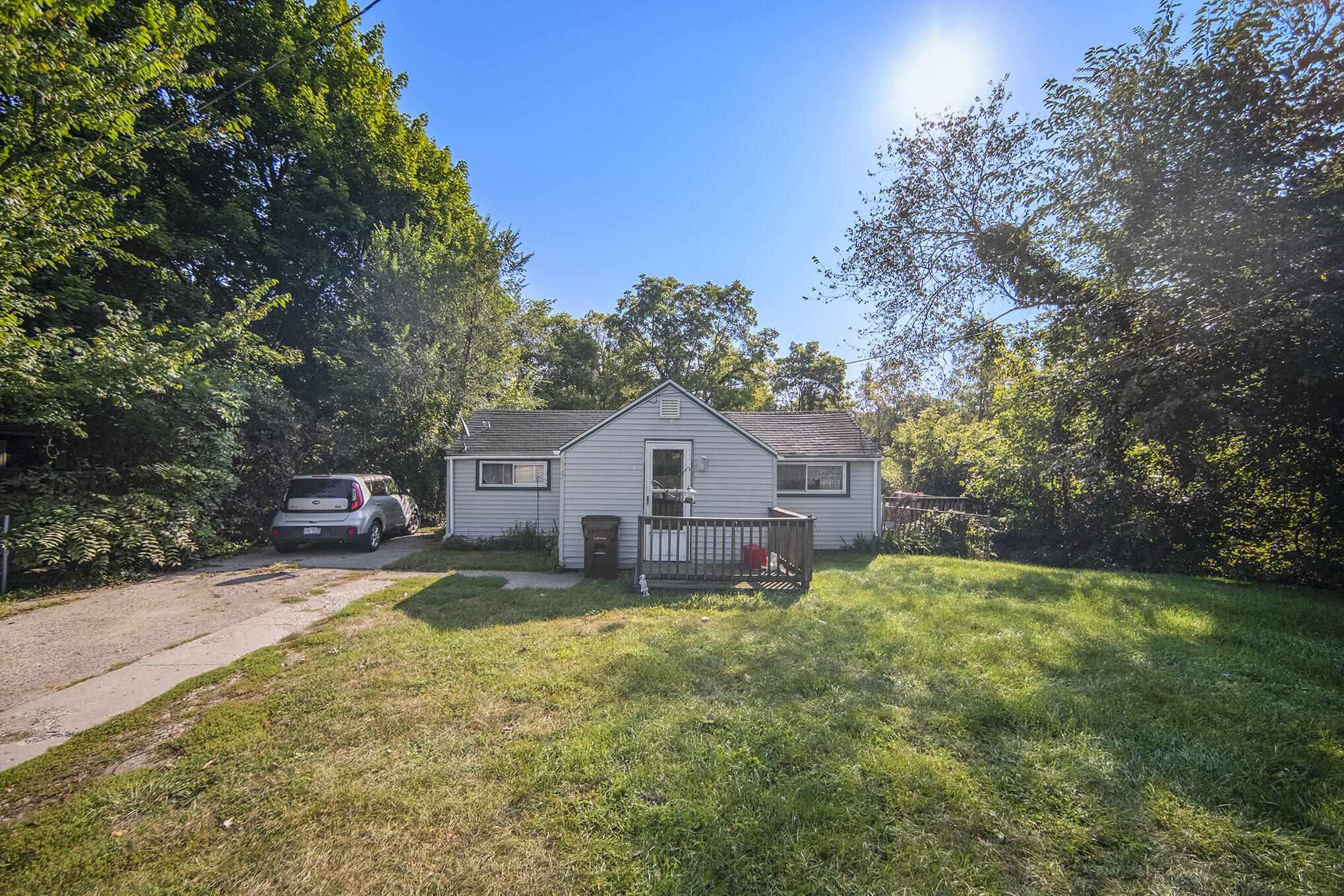 2347 Lansing Avenue
