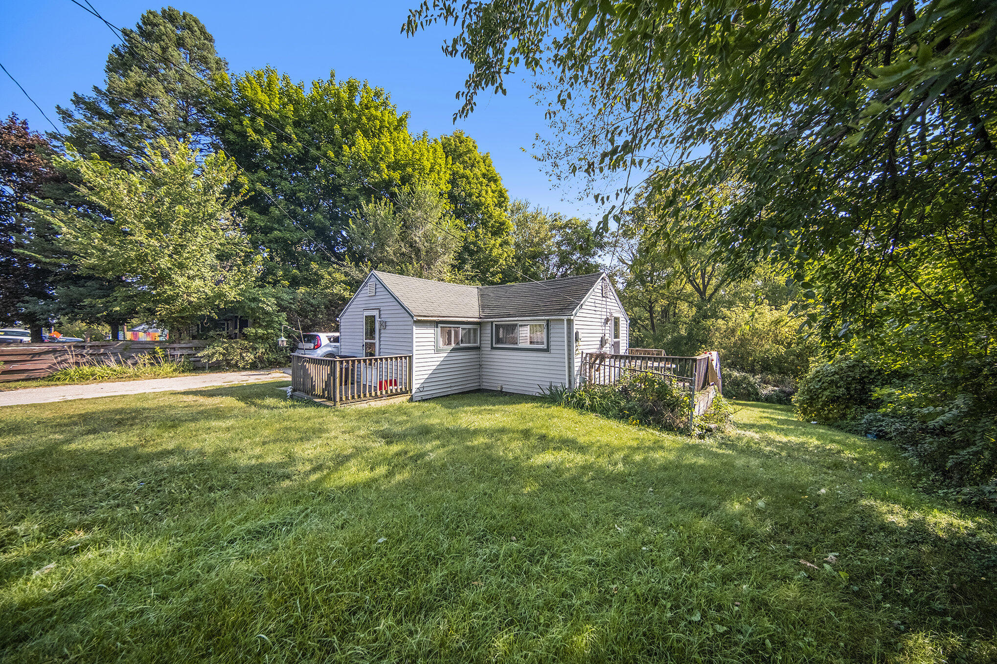 2347 Lansing Avenue