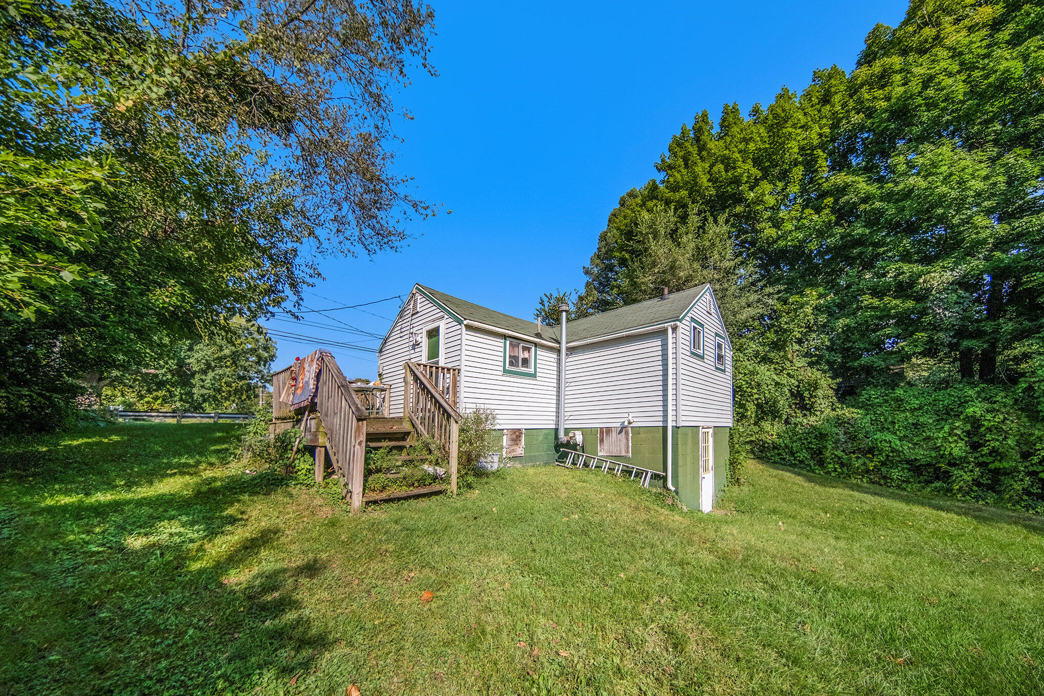 2347 Lansing Avenue