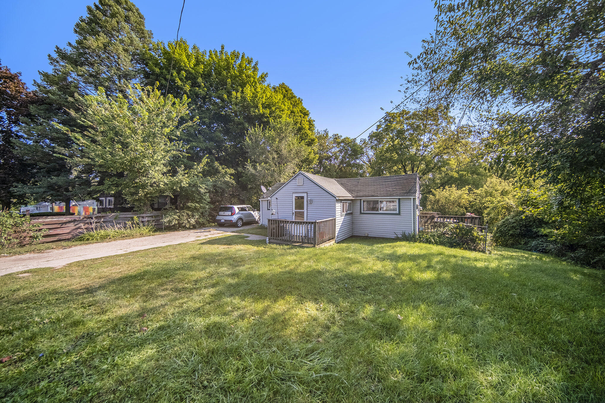 2347 Lansing Avenue