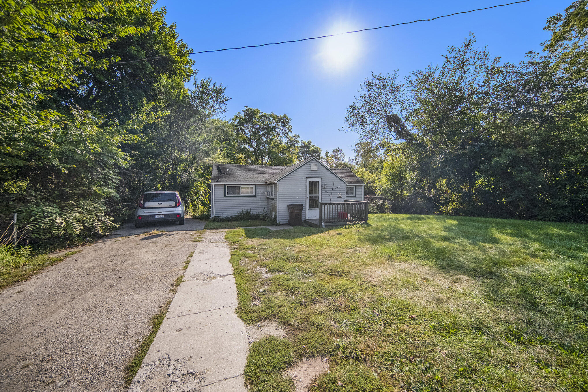 2347 Lansing Avenue