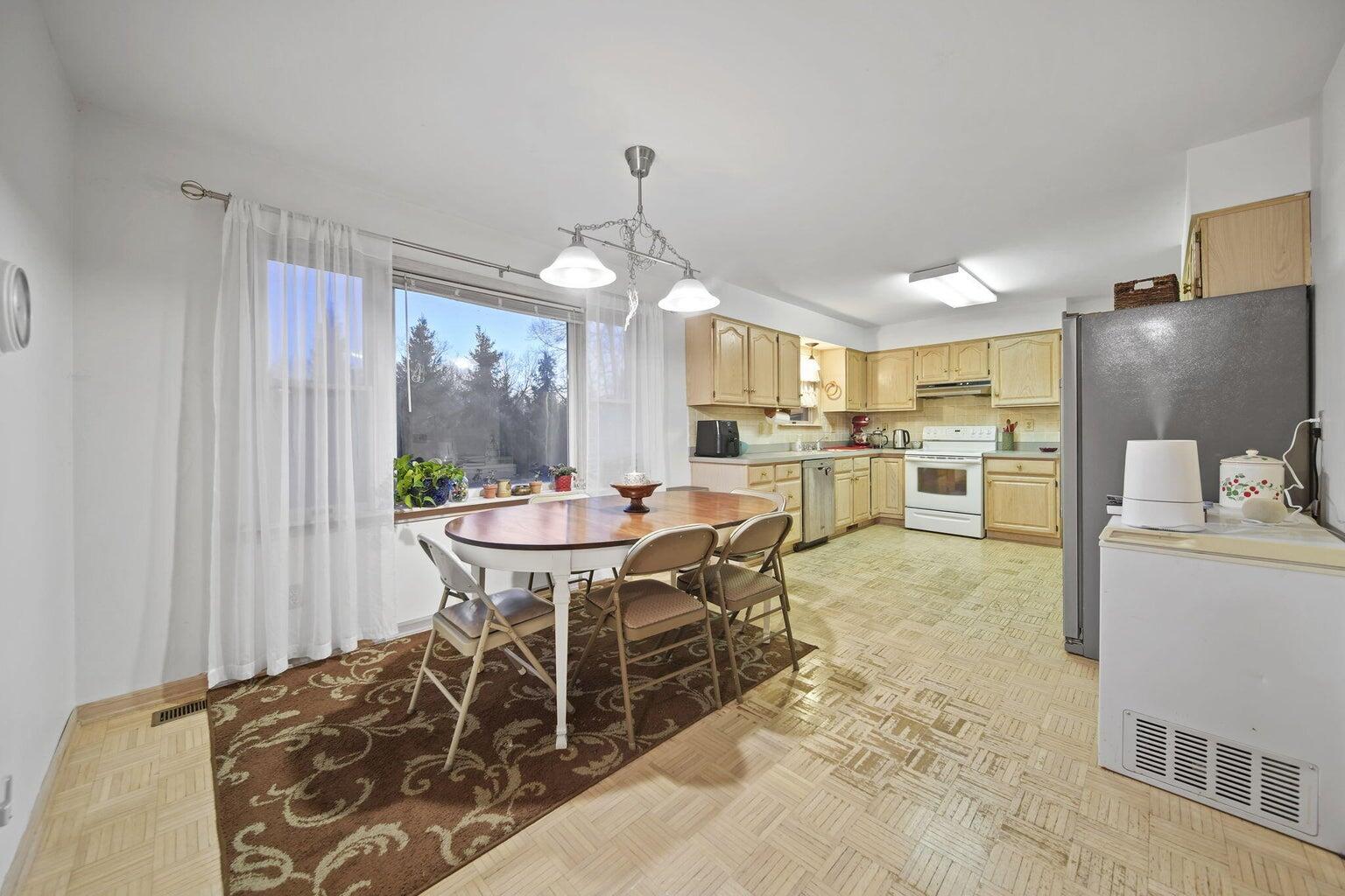 2313 Ridgeway Road