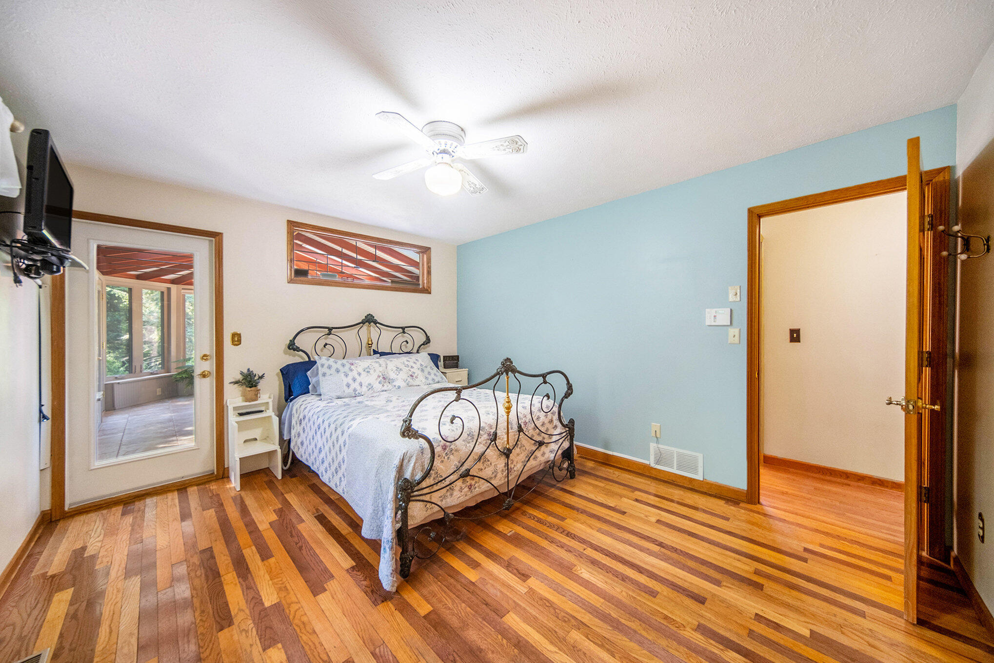 5600 Cross Road