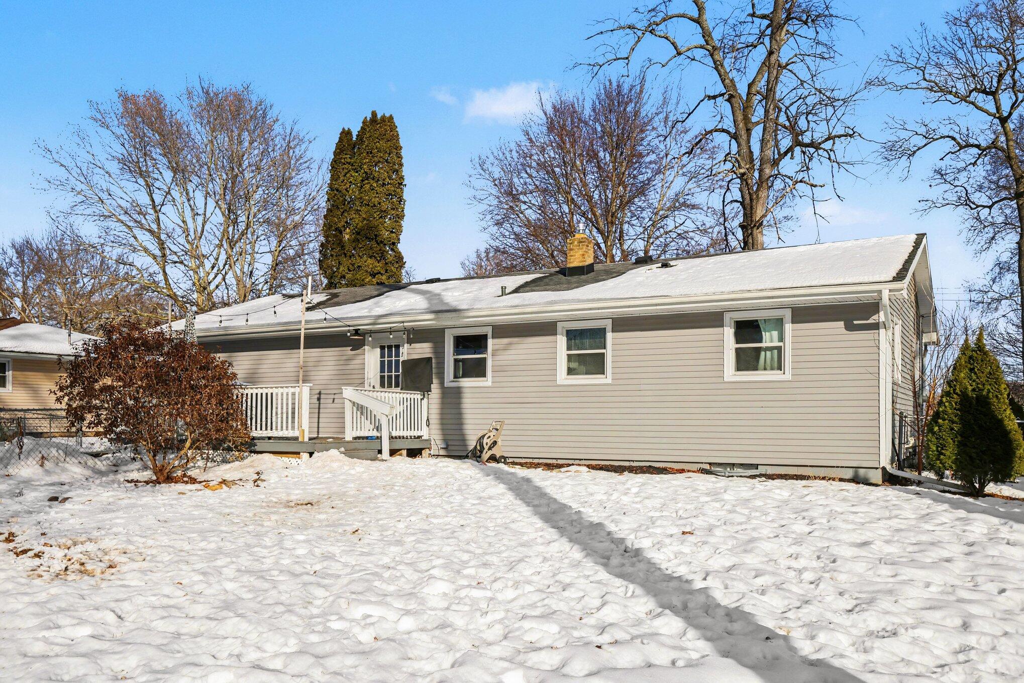 228 Eastlawn
