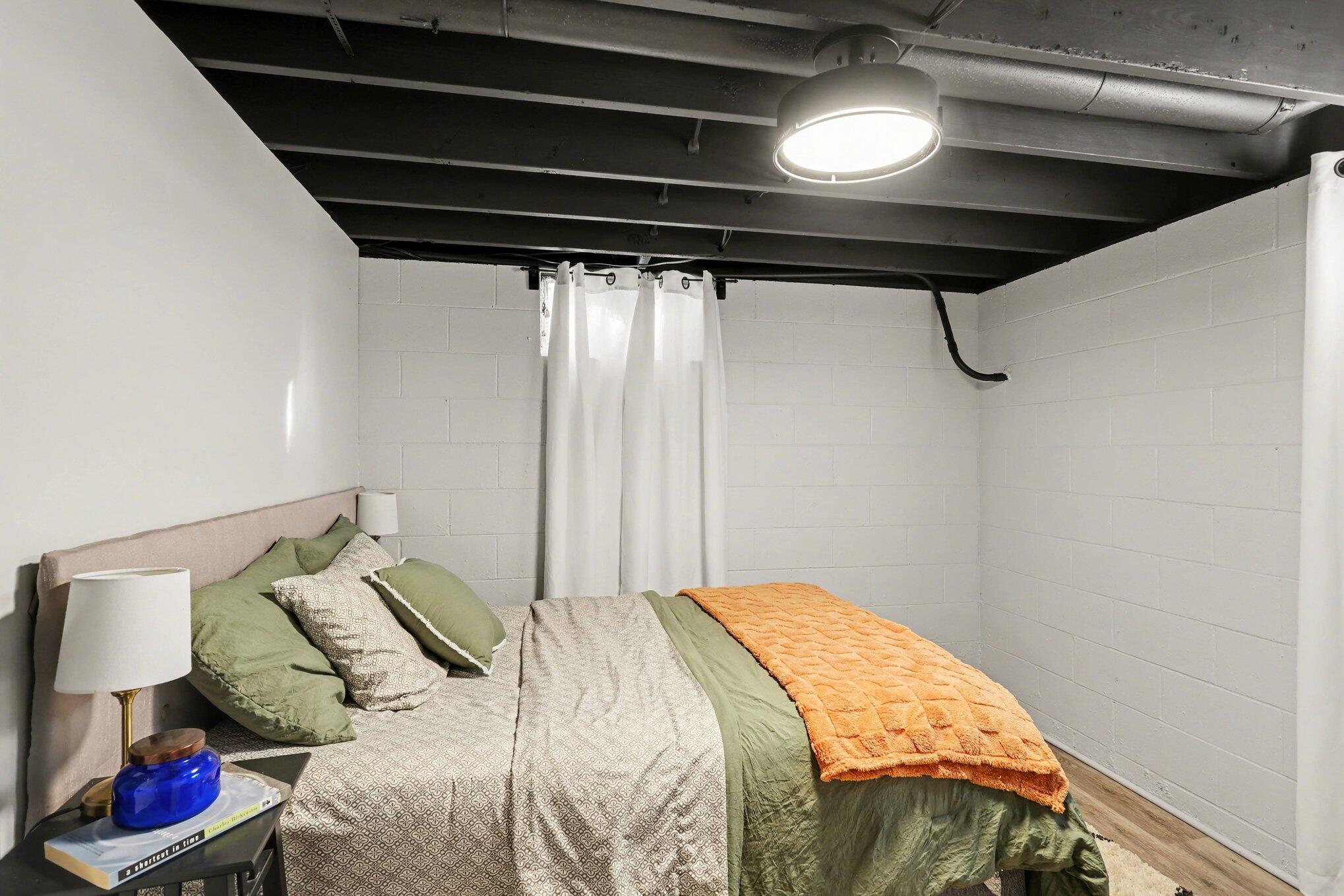 228 Eastlawn