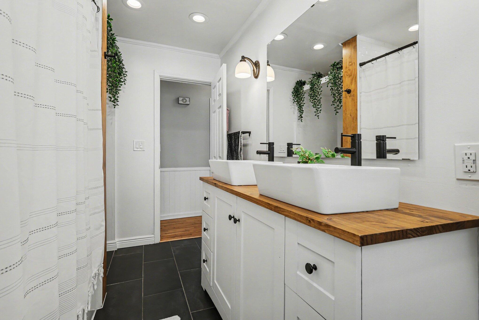 228 Eastlawn