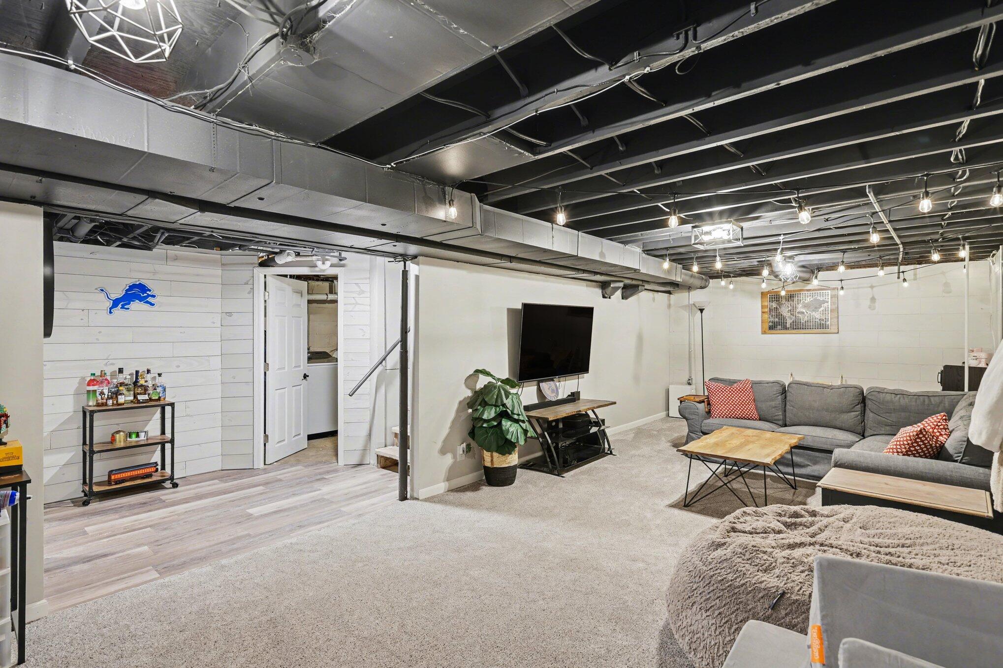 228 Eastlawn